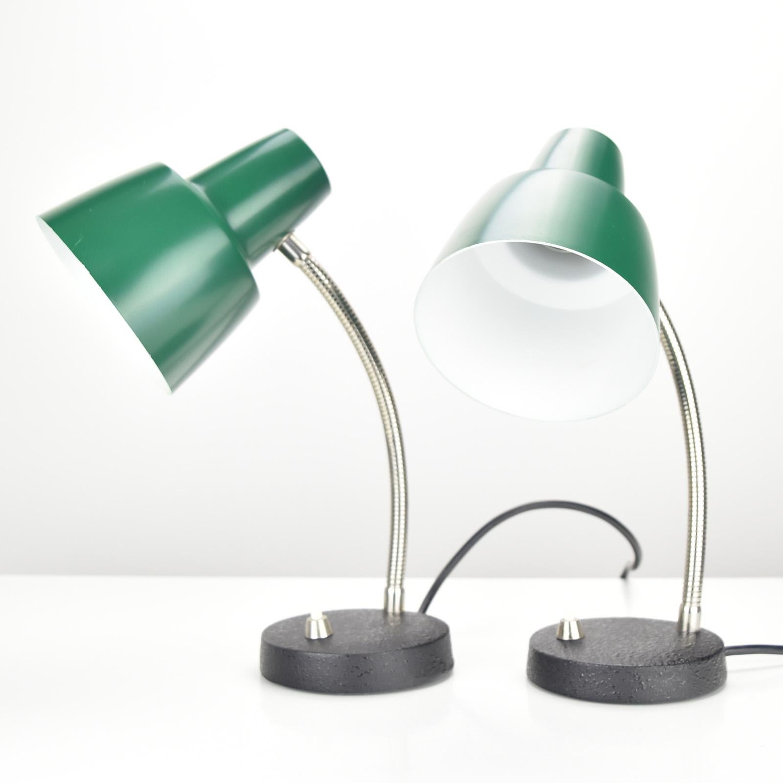 Vintage Pair of Bed Side Table Lamps by Hillebrand 1960s German Green Lacquered For Sale 1