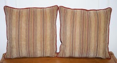 VINTAGE PAIR OF BEIGE STRIPPED & BURNT ORANGE FEATHER FILLED SCATTER CUSHiONS