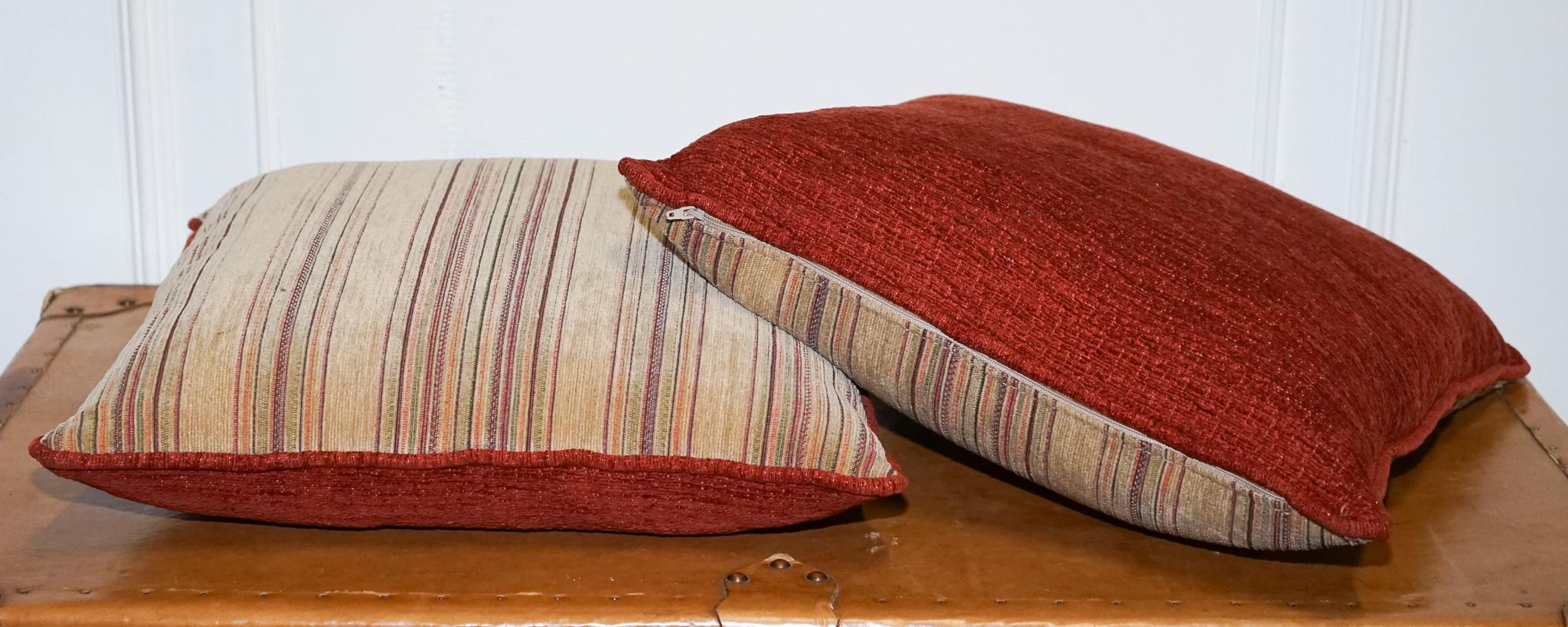 Fait main Paire de coussinets d'époque en cuir beige, rayé et orange brûlé en vente