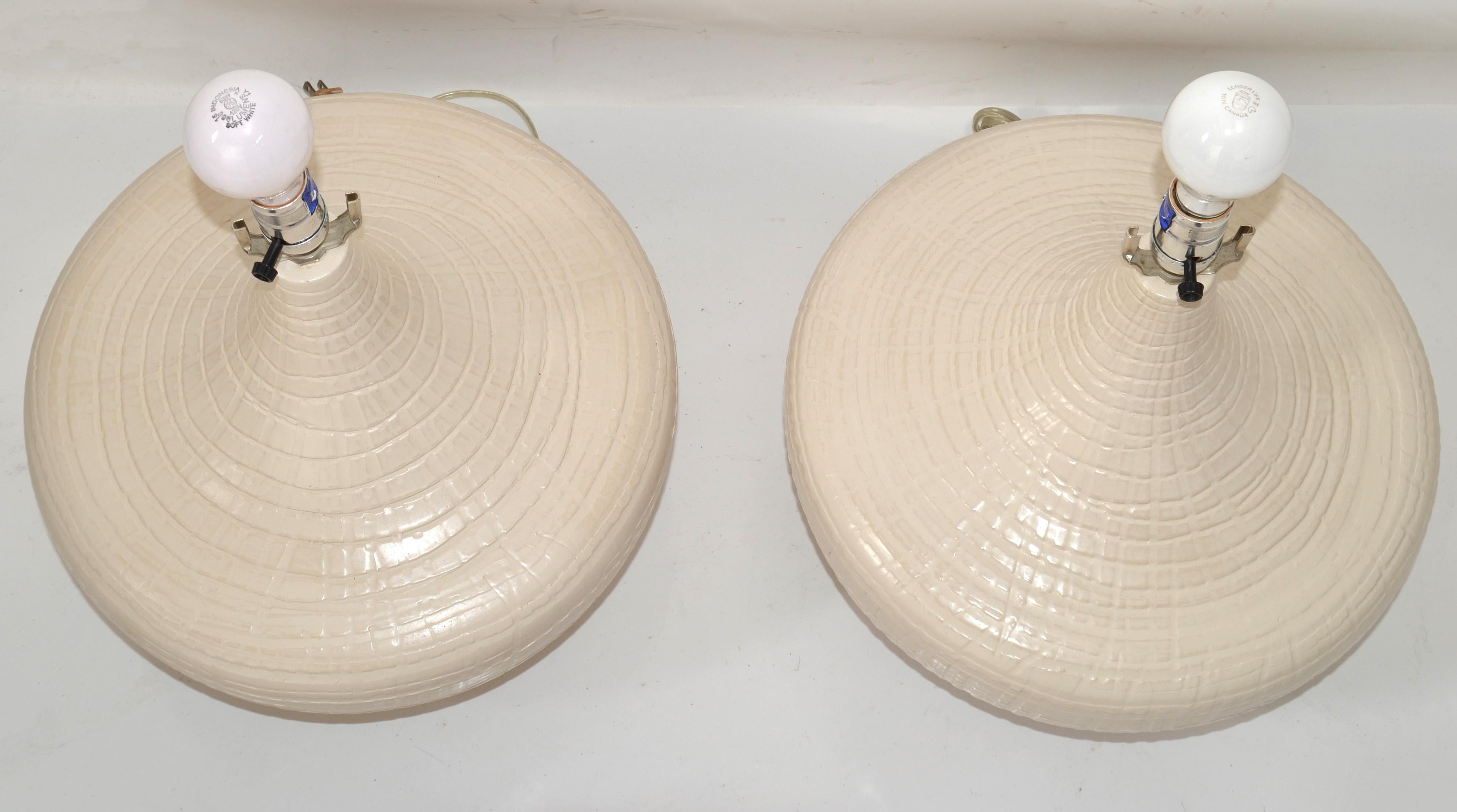Vintage Pair of Beige Textured Lacquered Ceramic Table Lamps Mid-Century Modern  For Sale 5