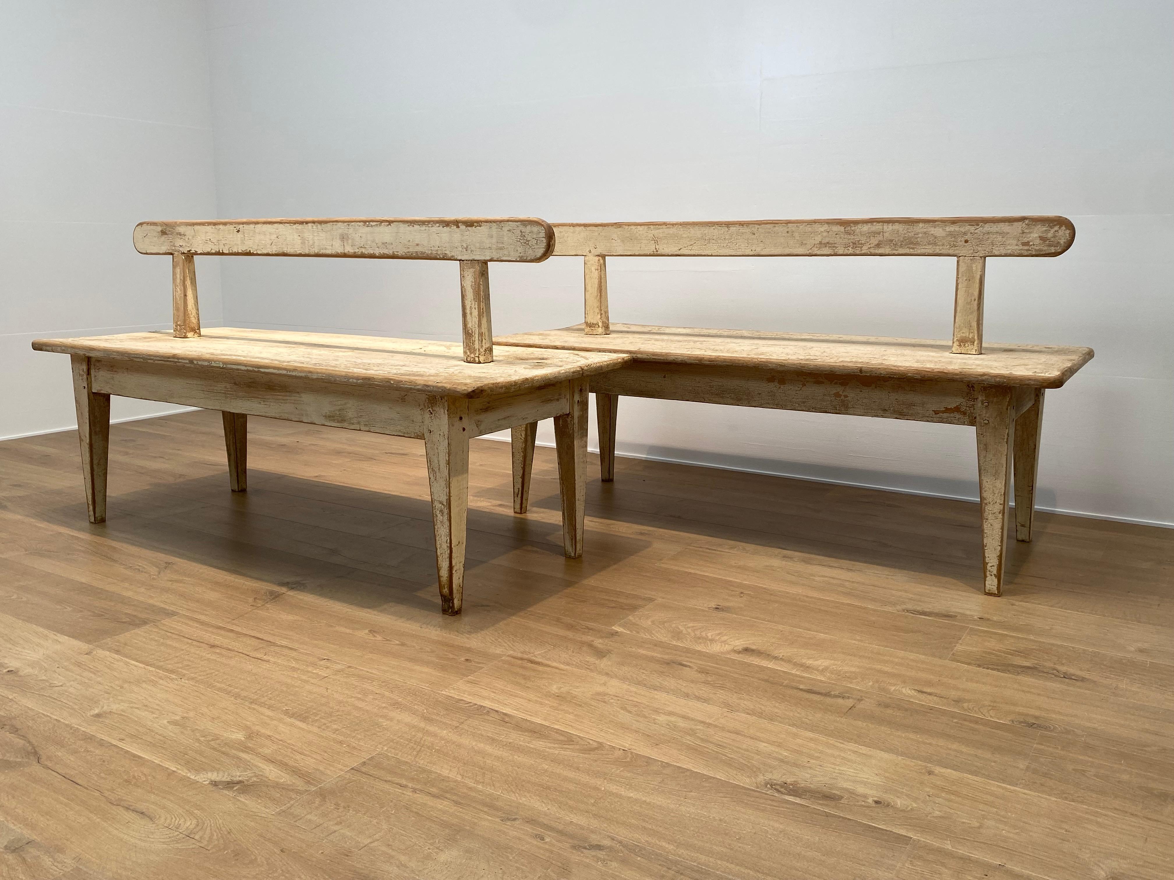Vintage pair of Benches In Good Condition In Schellebelle, BE