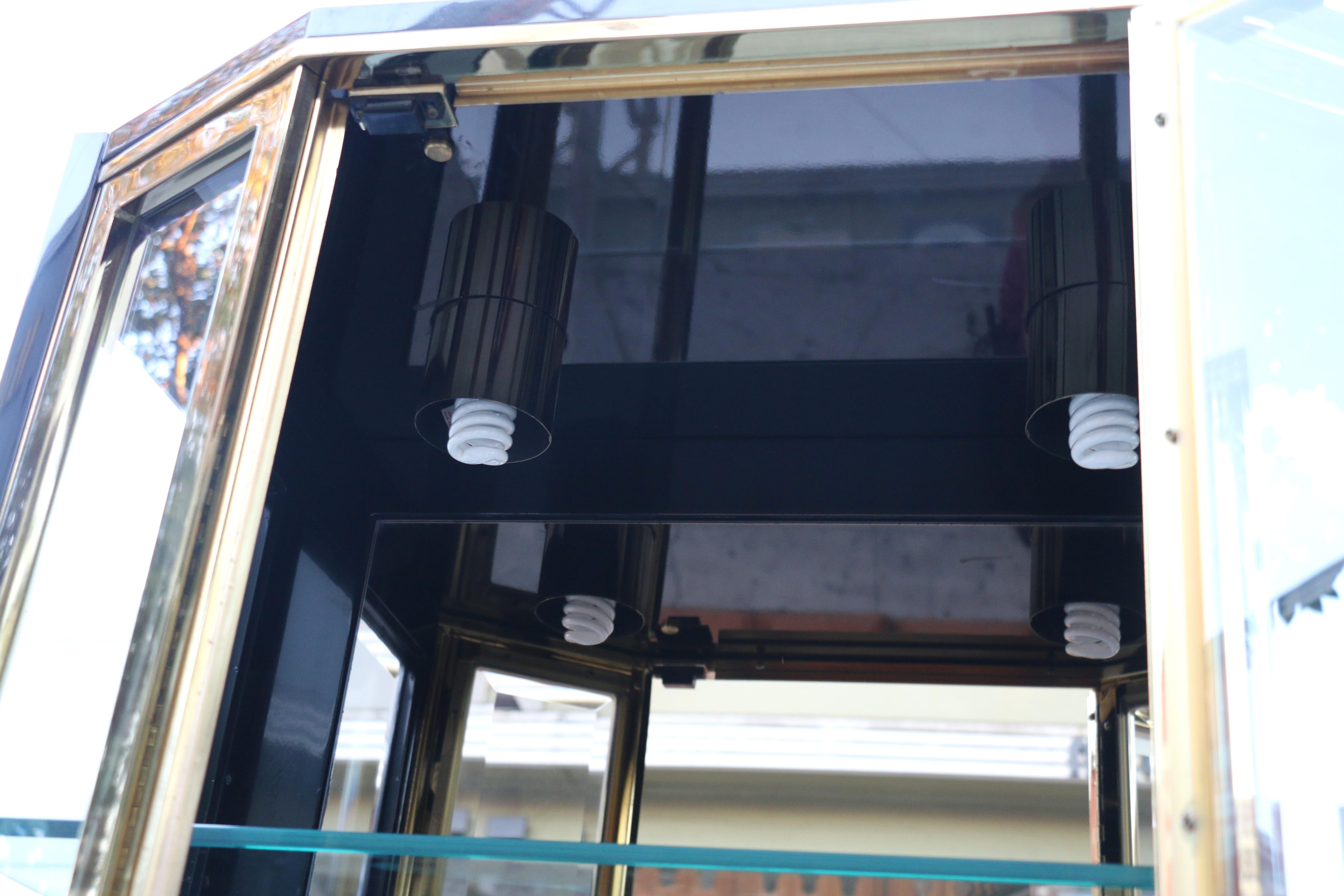 Vintage Pair of Black Lacquered and Brass Display Cabinets by Henredon, 1970s 9