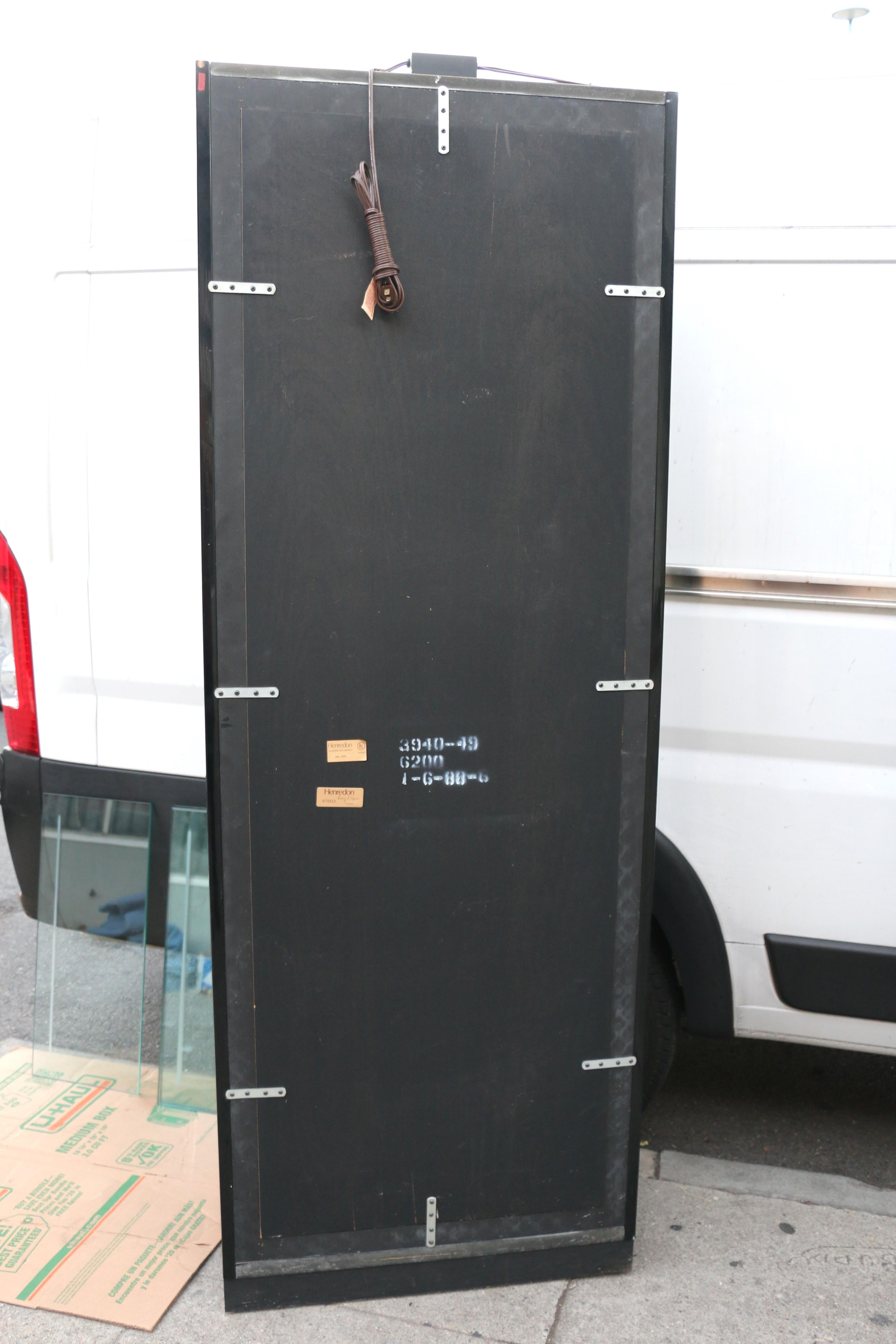 Vintage Pair of Black Lacquered and Brass Display Cabinets by Henredon, 1970s 11