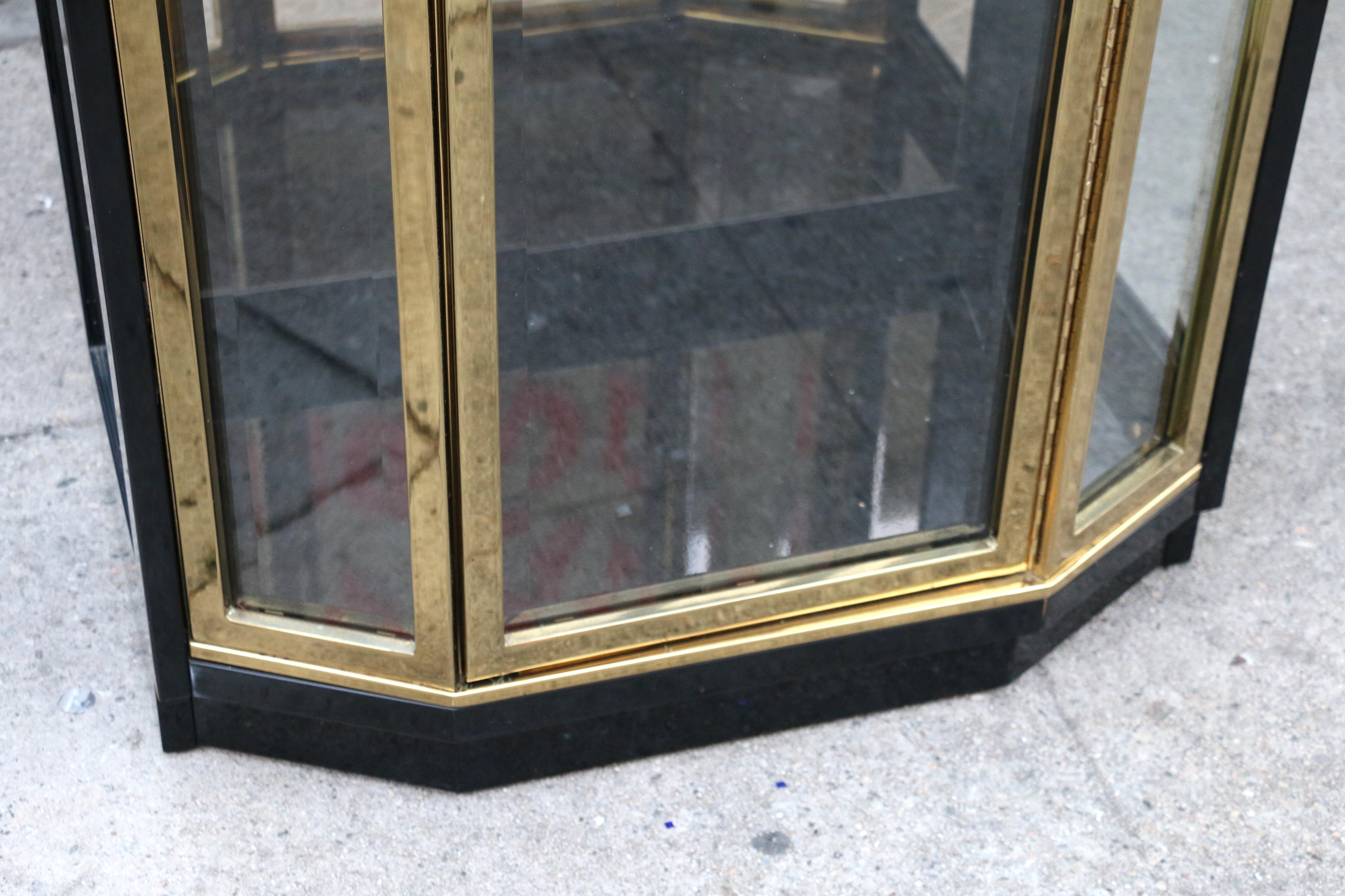 Late 20th Century Vintage Pair of Black Lacquered and Brass Display Cabinets by Henredon, 1970s