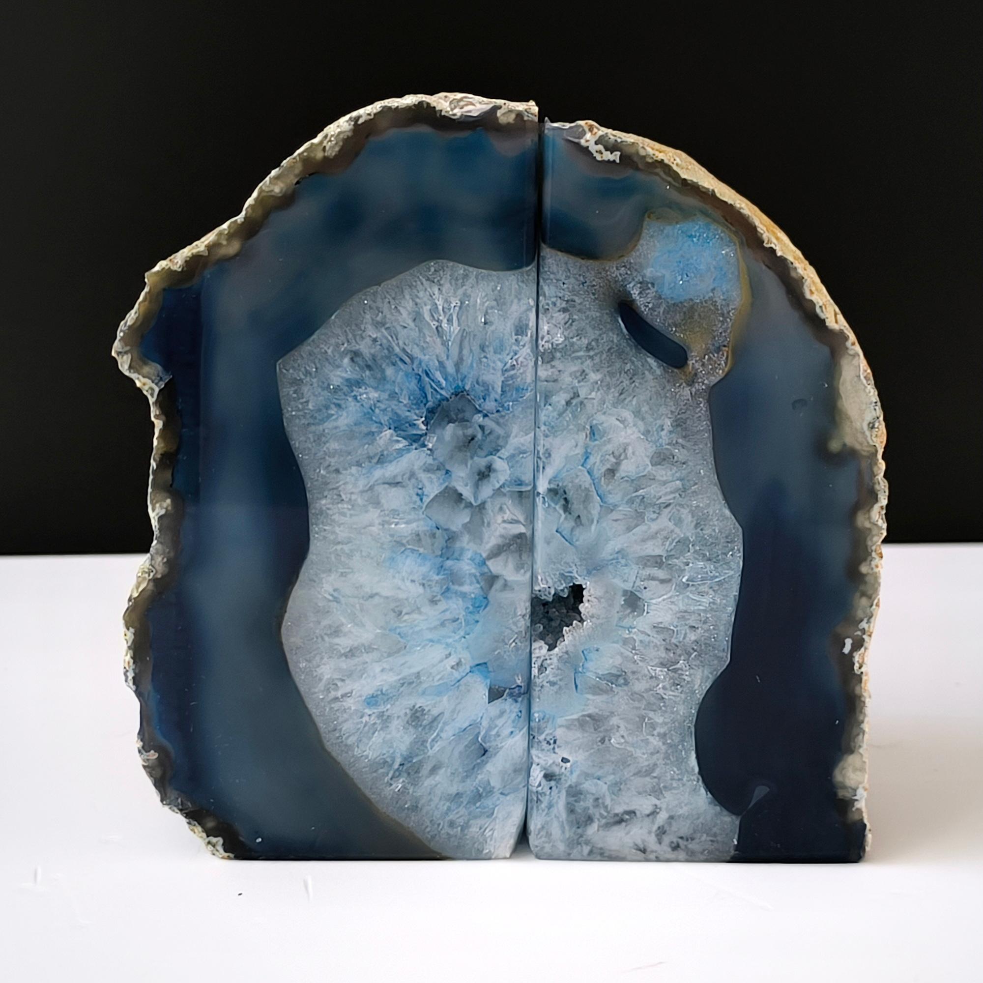 Vintage Pair Of Blue and White Agate Bookends Quartz Crystal Geode For Sale 5