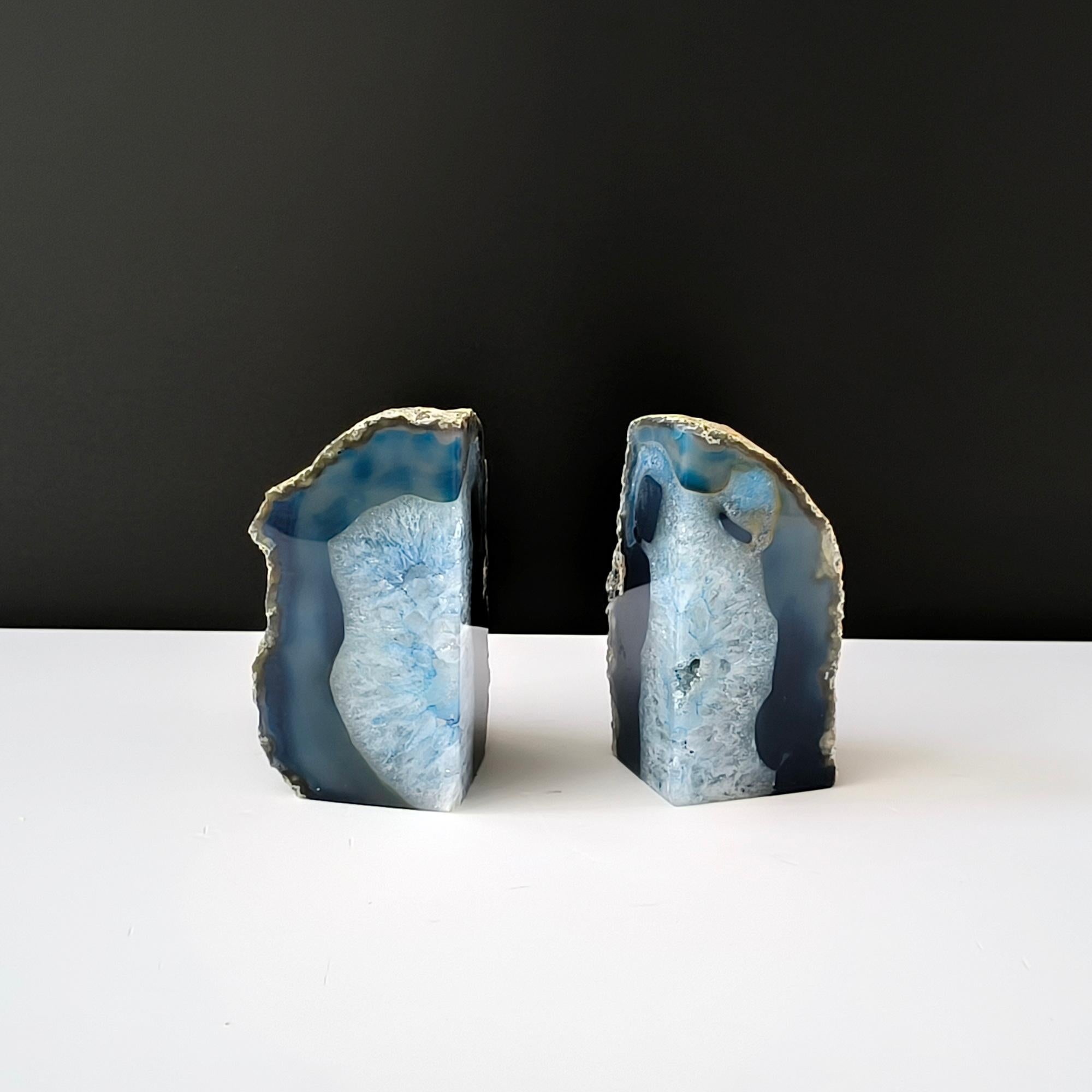 Polished Vintage Pair Of Blue and White Agate Bookends Quartz Crystal Geode For Sale