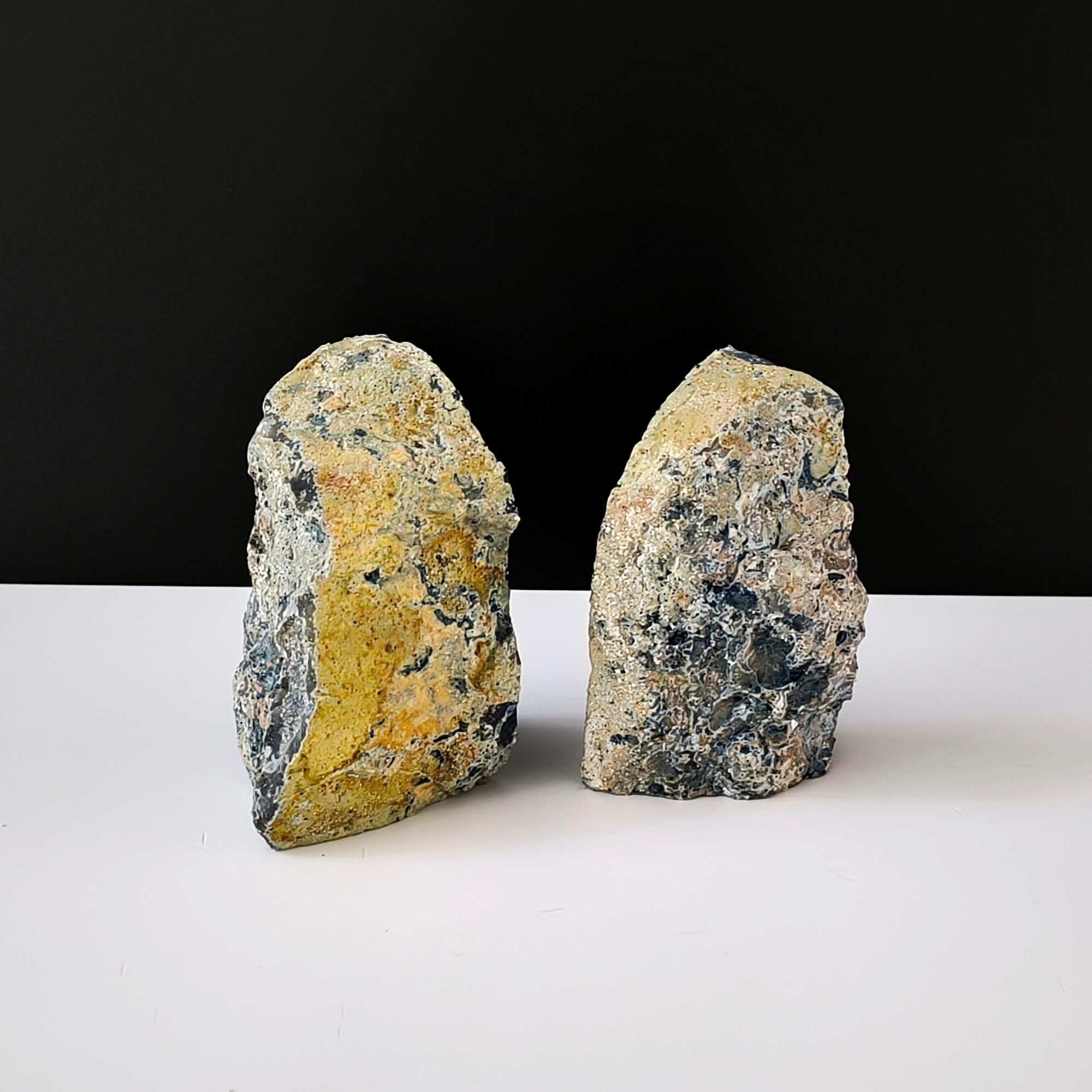 Vintage Pair Of Blue and White Agate Bookends Quartz Crystal Geode For Sale 2
