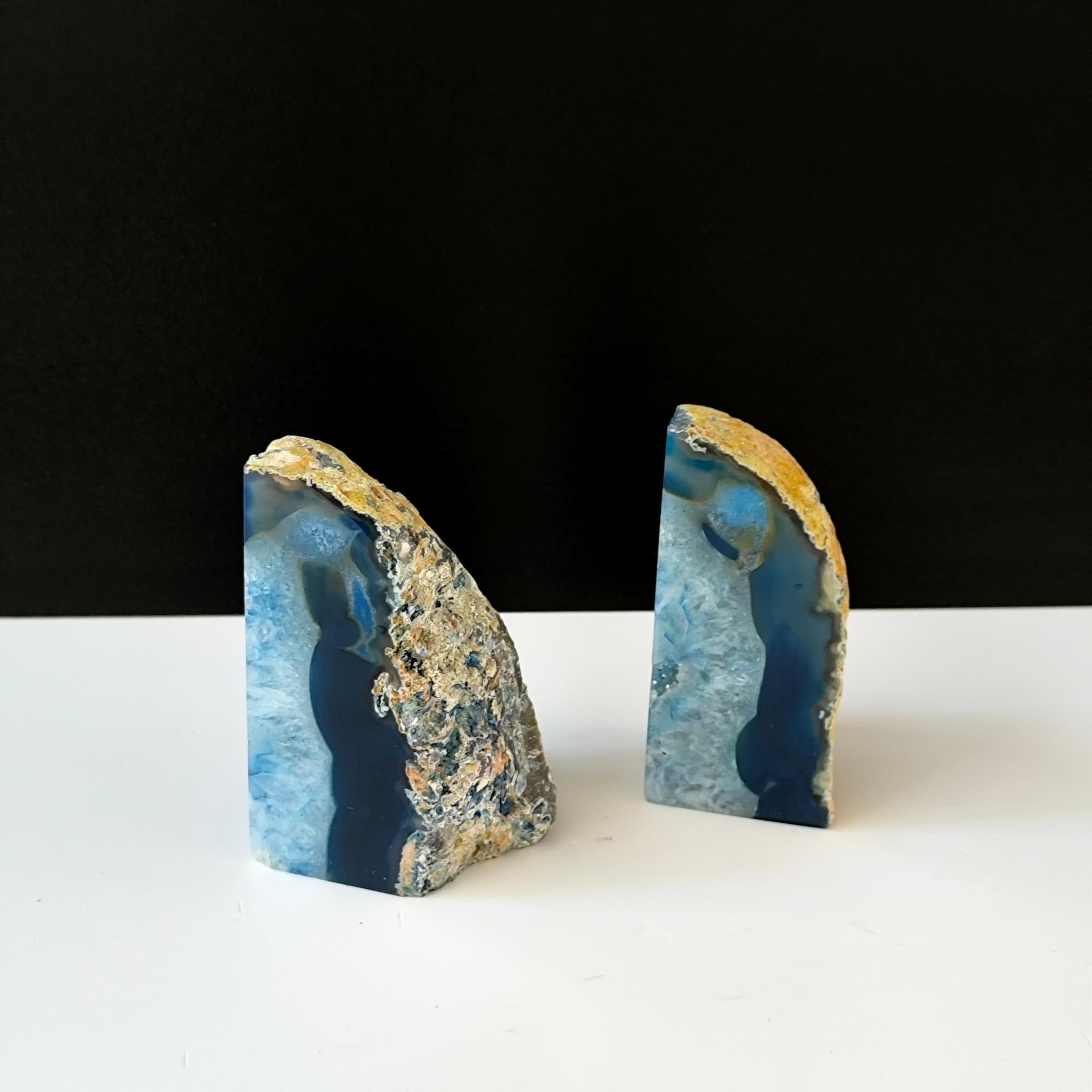 Vintage Pair Of Blue and White Agate Bookends Quartz Crystal Geode For Sale 3