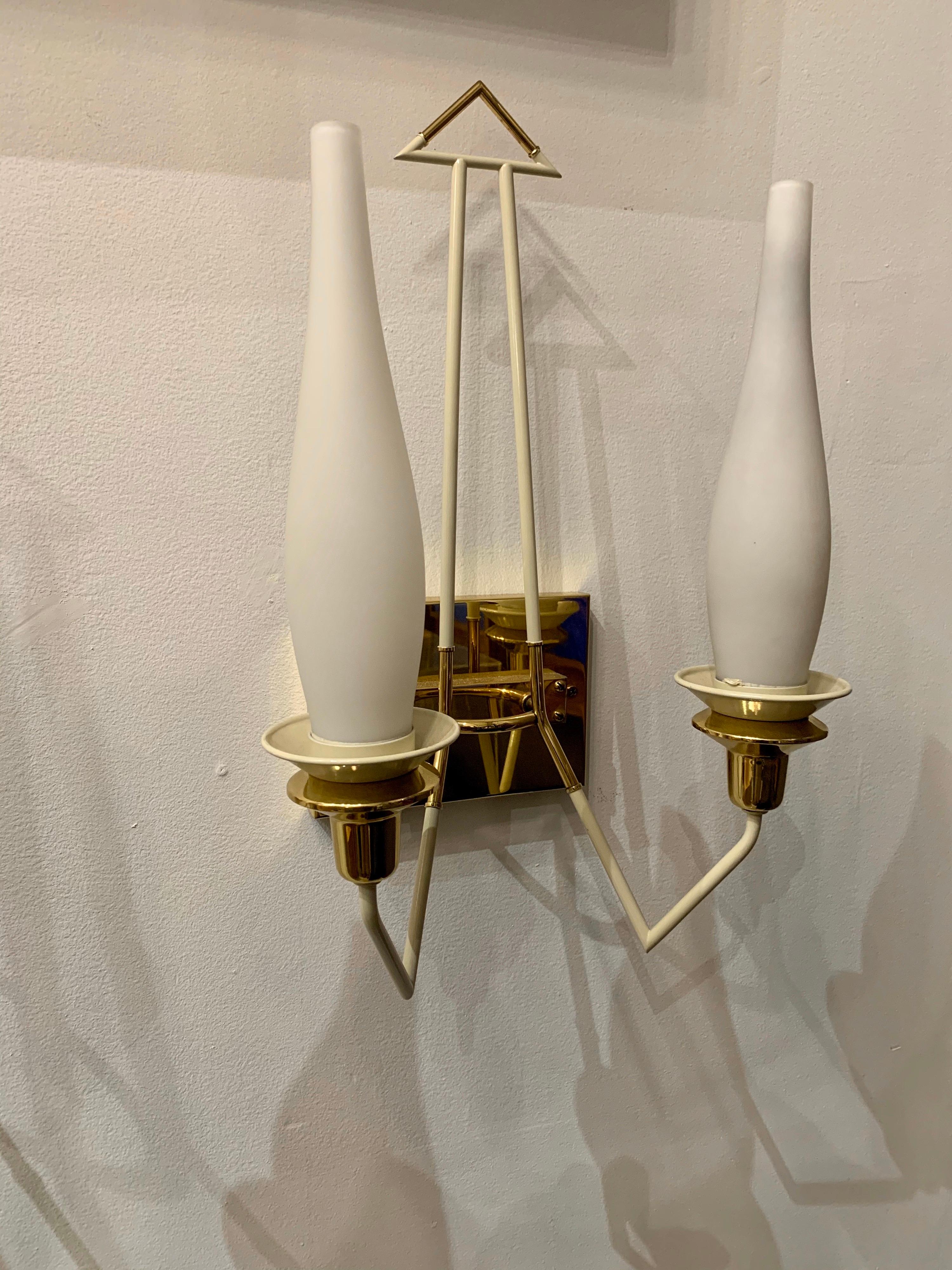 Vintage Pair of Brass and Enamel Stilnovo Wall Sconces In Good Condition For Sale In East Hampton, NY