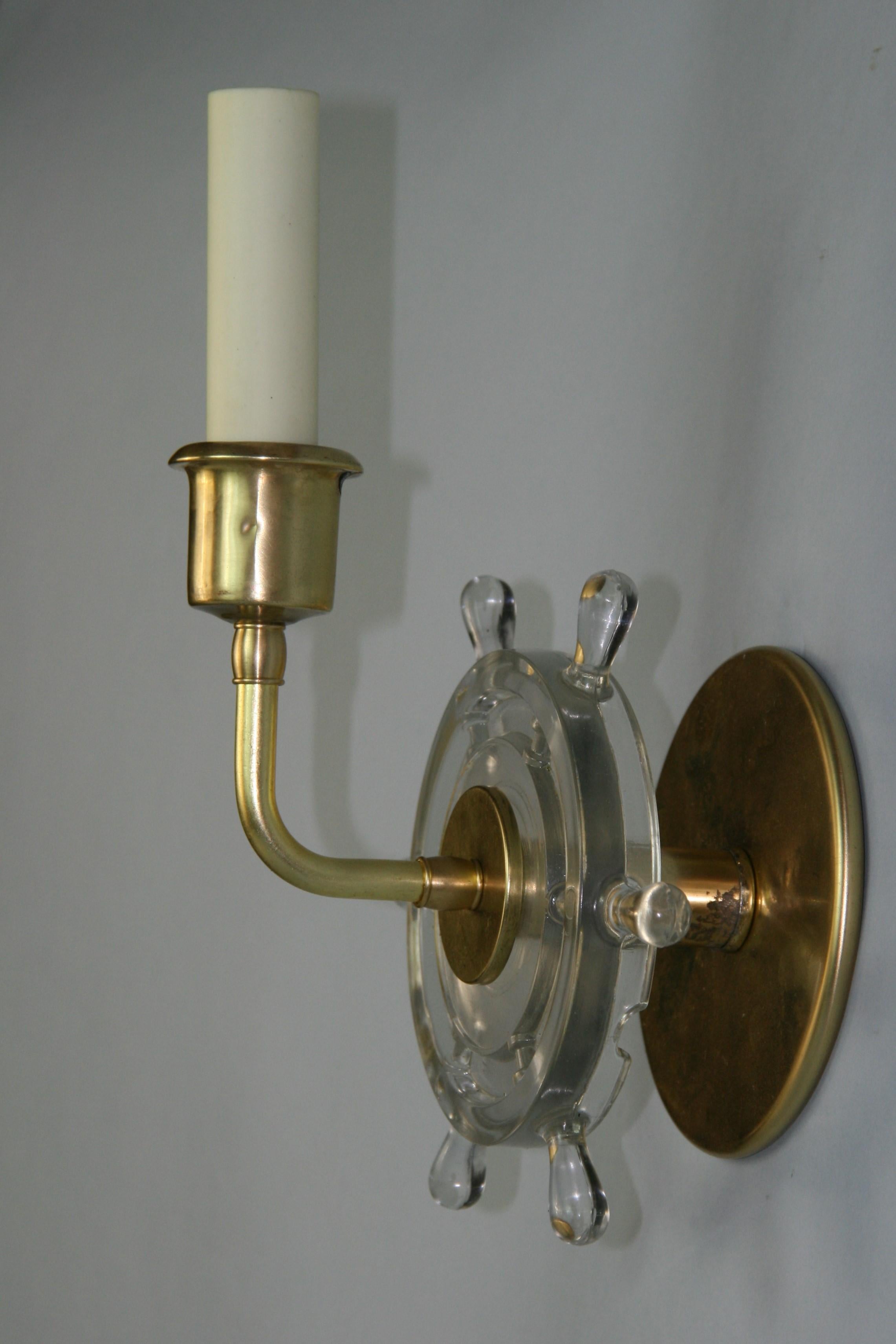  Vintage  Glass Ships Wheel and Brass  Nautical  Sconces a Pair  In Good Condition For Sale In Douglas Manor, NY