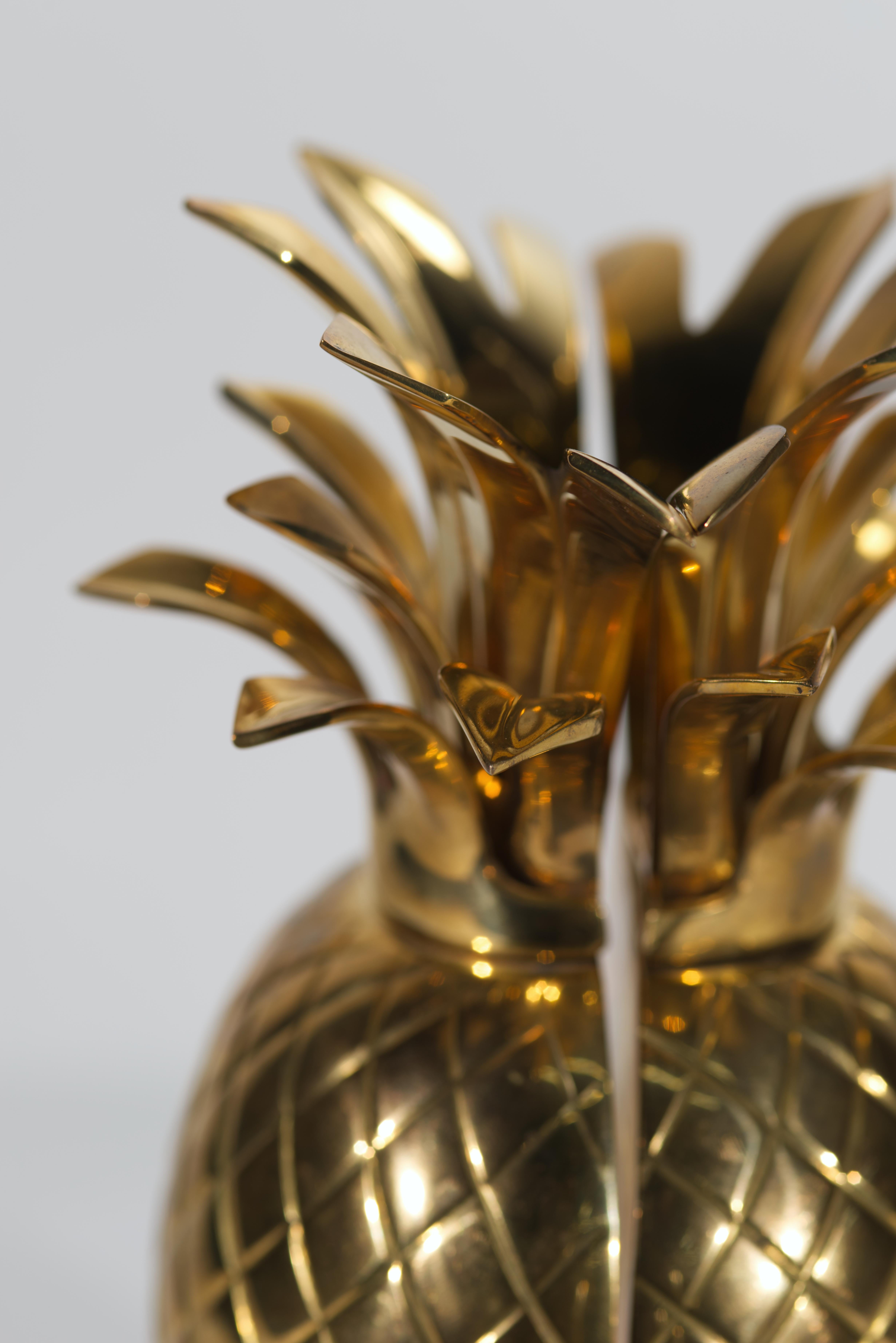 Vintage Pair of Brass Pineapple Bookends In Good Condition For Sale In Clifton Springs, NY