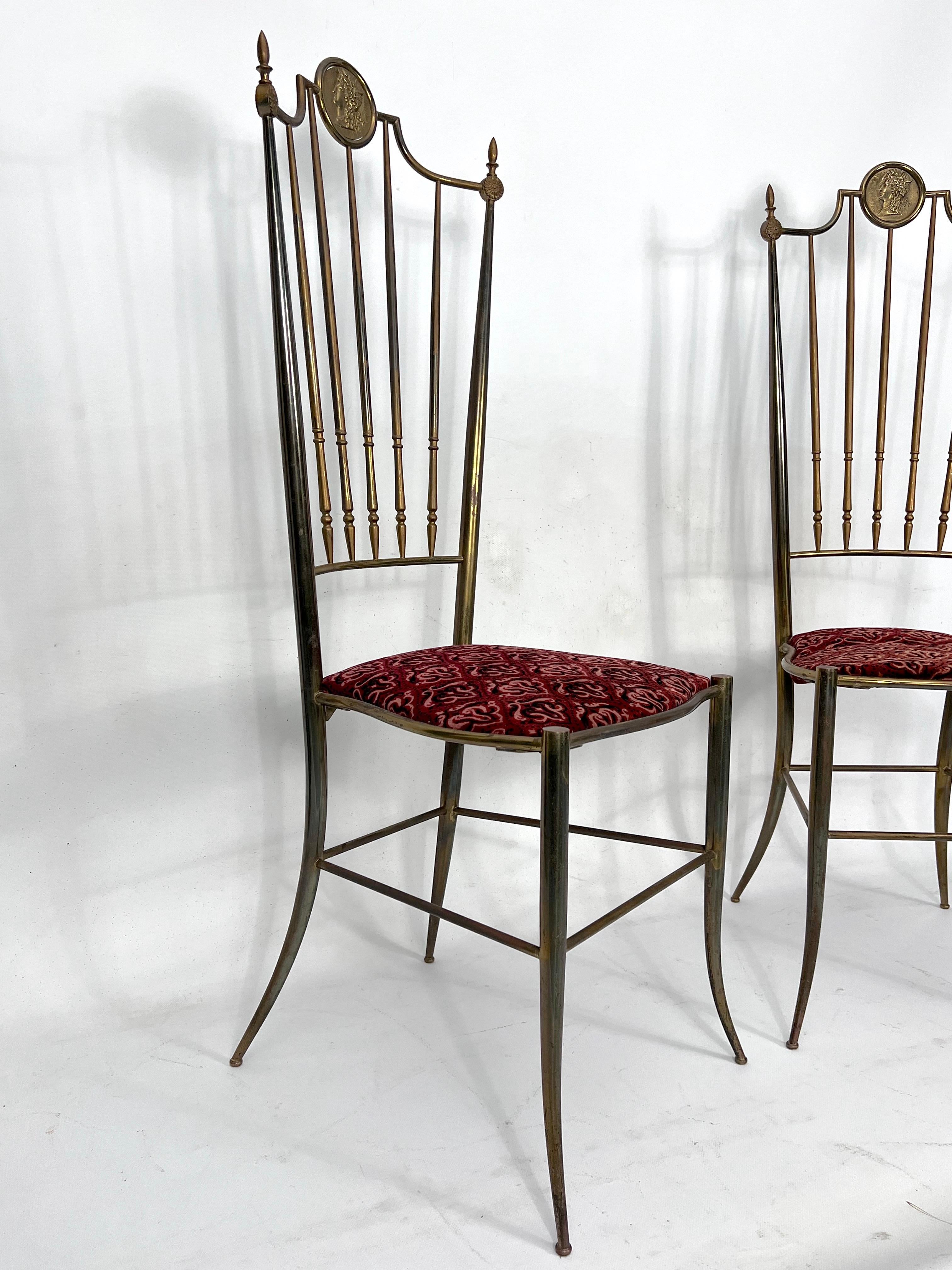 Vintage Pair of Brass Tall Chairs from Chiavari, Italy, 1950s In Good Condition For Sale In Catania, CT
