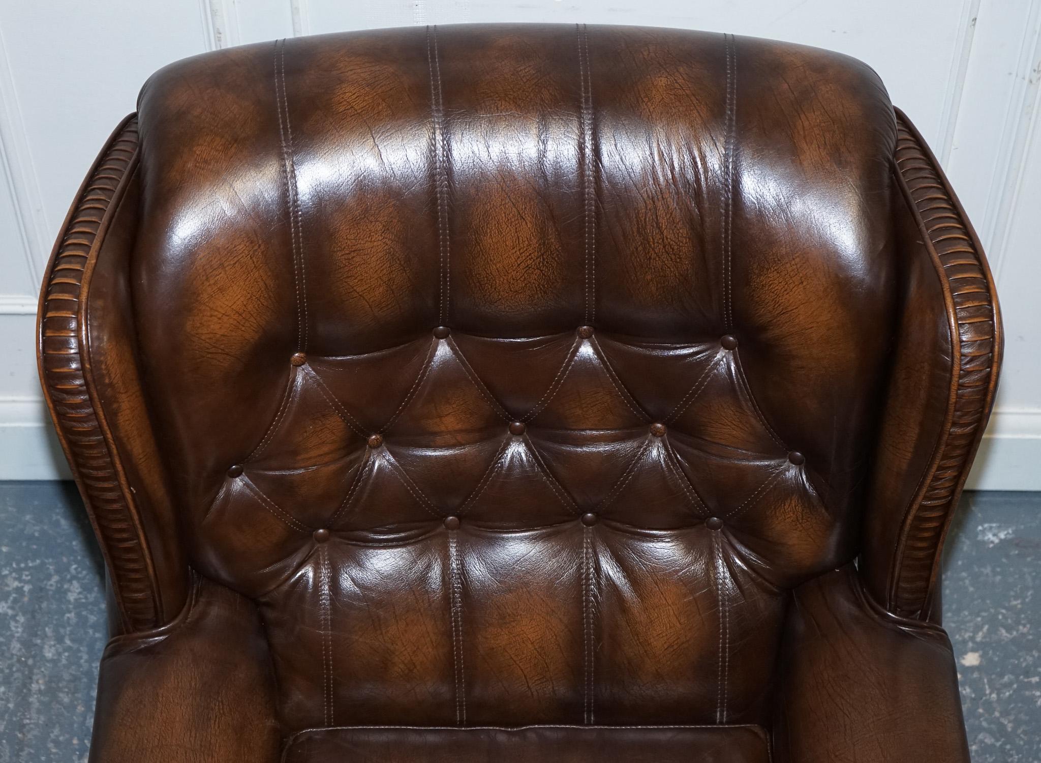 COPPIA D'EPOCA DI BRACCO IN PELLE MARRONE INVECCHIAMENTO Chesterfield in vendita 4