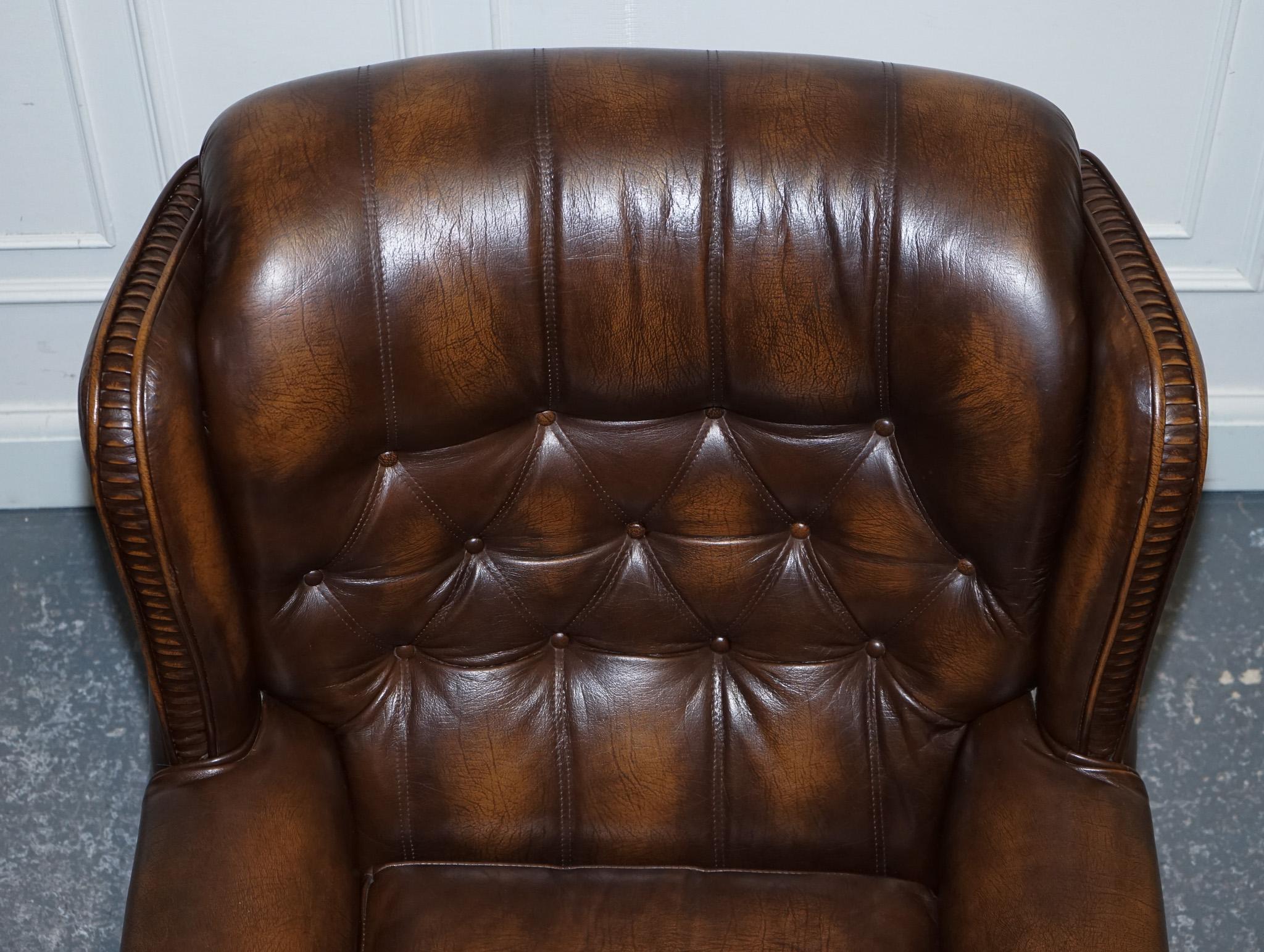 COPPIA D'EPOCA DI BRACCO IN PELLE MARRONE INVECCHIAMENTO Chesterfield in vendita 7