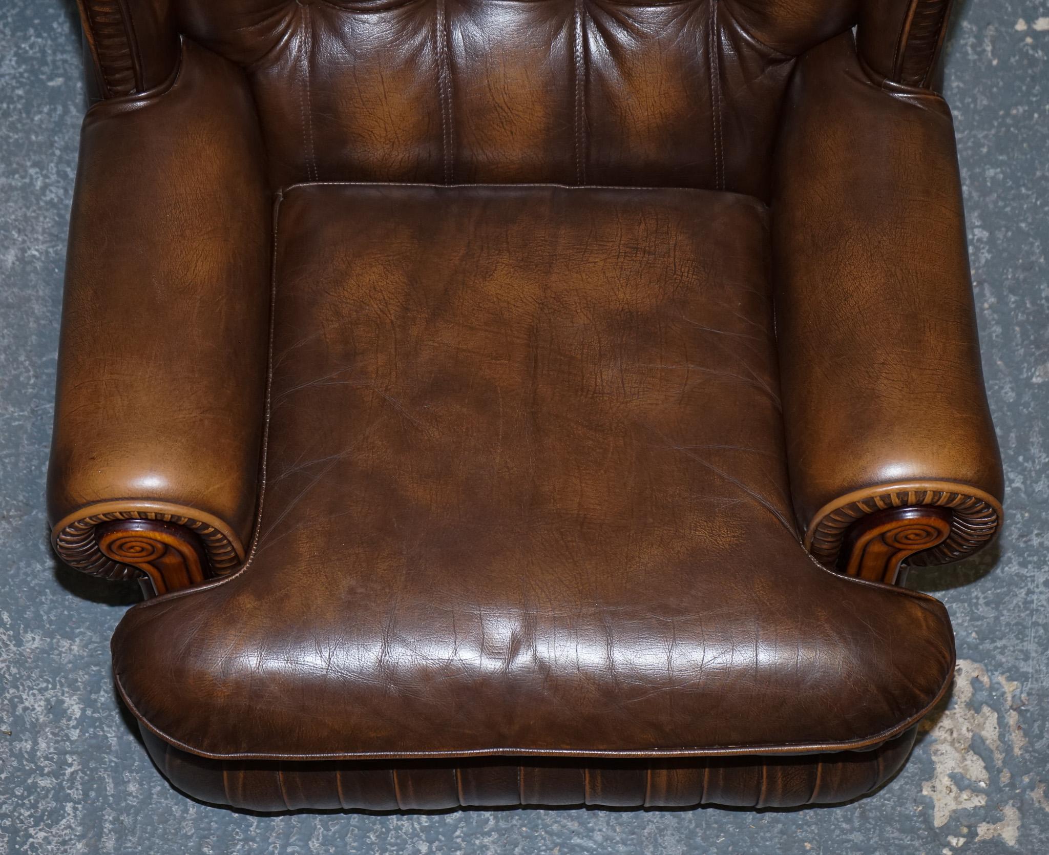 COPPIA D'EPOCA DI BRACCO IN PELLE MARRONE INVECCHIAMENTO Chesterfield in vendita 8