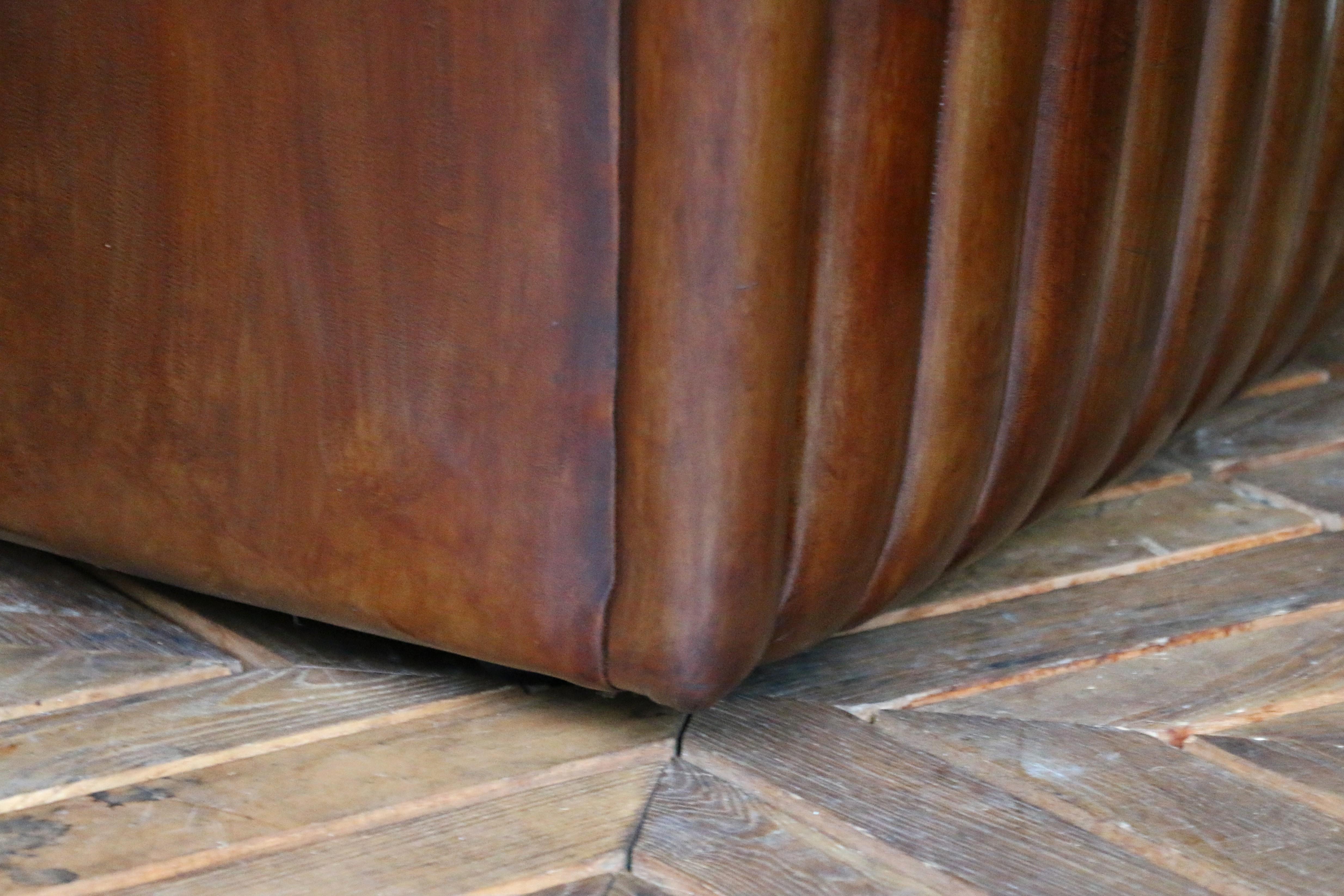 Vintage Pair of Brown Leather Channel-Tufted Club Chairs — Martin/Brattrud, 1987 en vente 4