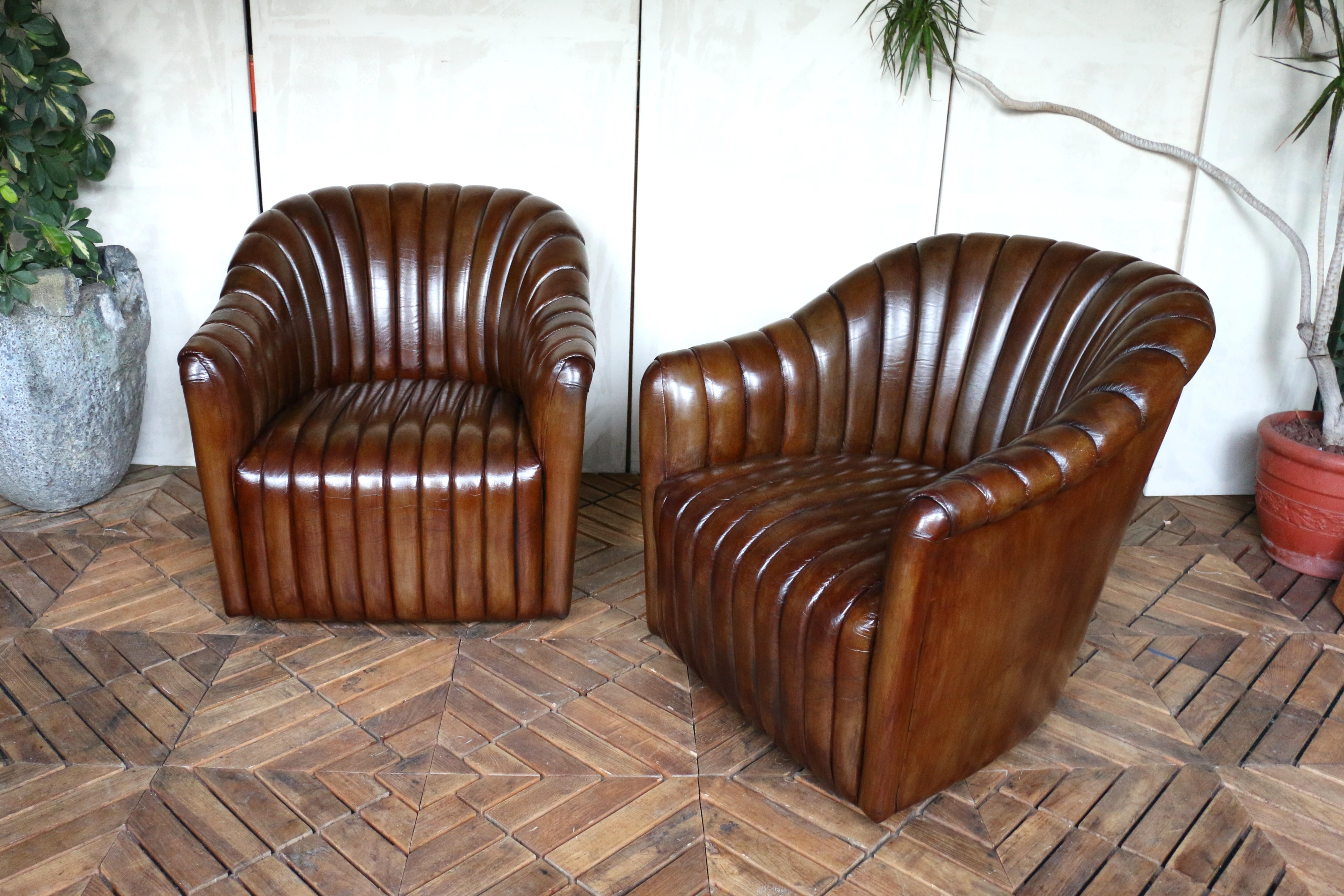 Vintage Pair of Brown Leather Channel-Tufted Club Chairs — Martin/Brattrud, 1987 en vente 10