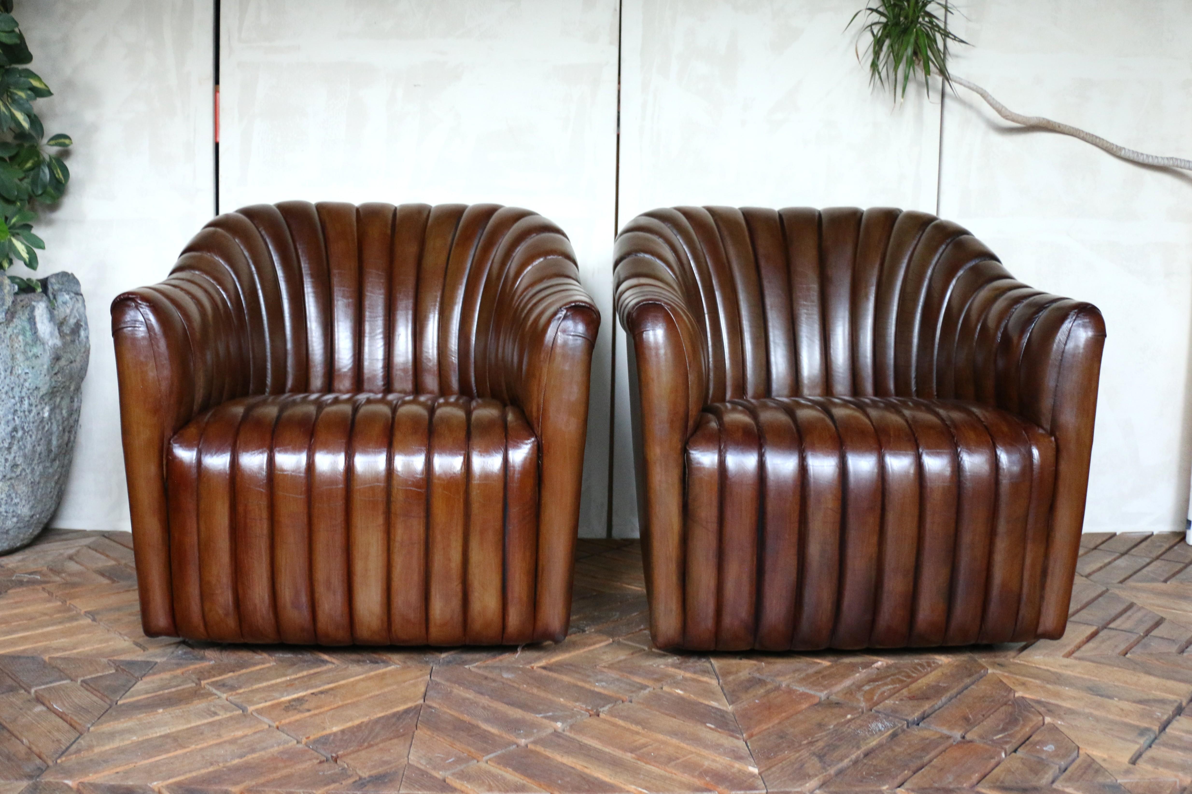 Vintage Pair of Brown Leather Channel-Tufted Club Chairs — Martin/Brattrud, 1987 en vente 12