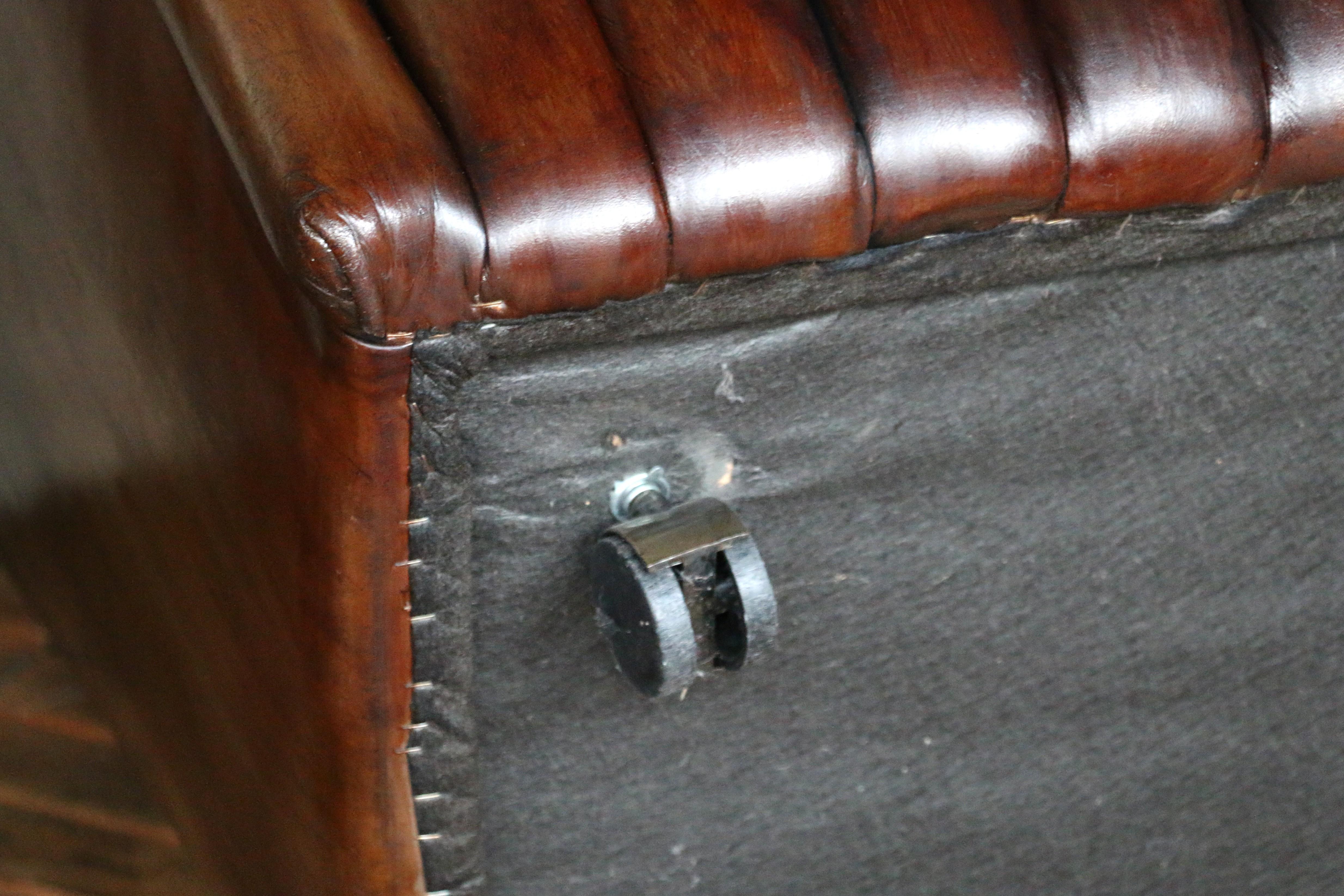 Art déco Vintage Pair of Brown Leather Channel-Tufted Club Chairs — Martin/Brattrud, 1987 en vente