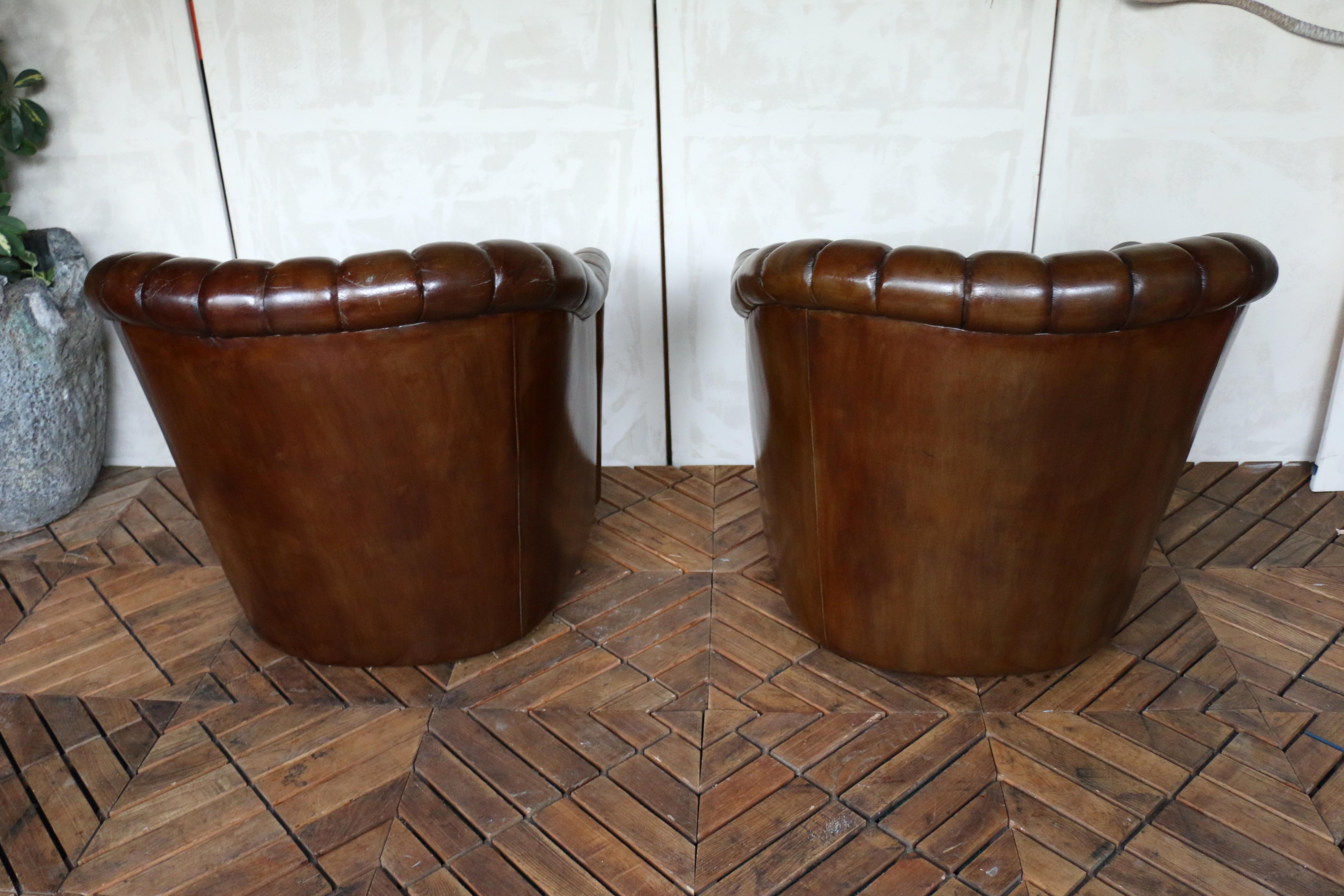 Vintage Pair of Brown Leather Channel-Tufted Club Chairs — Martin/Brattrud, 1987 en vente 2