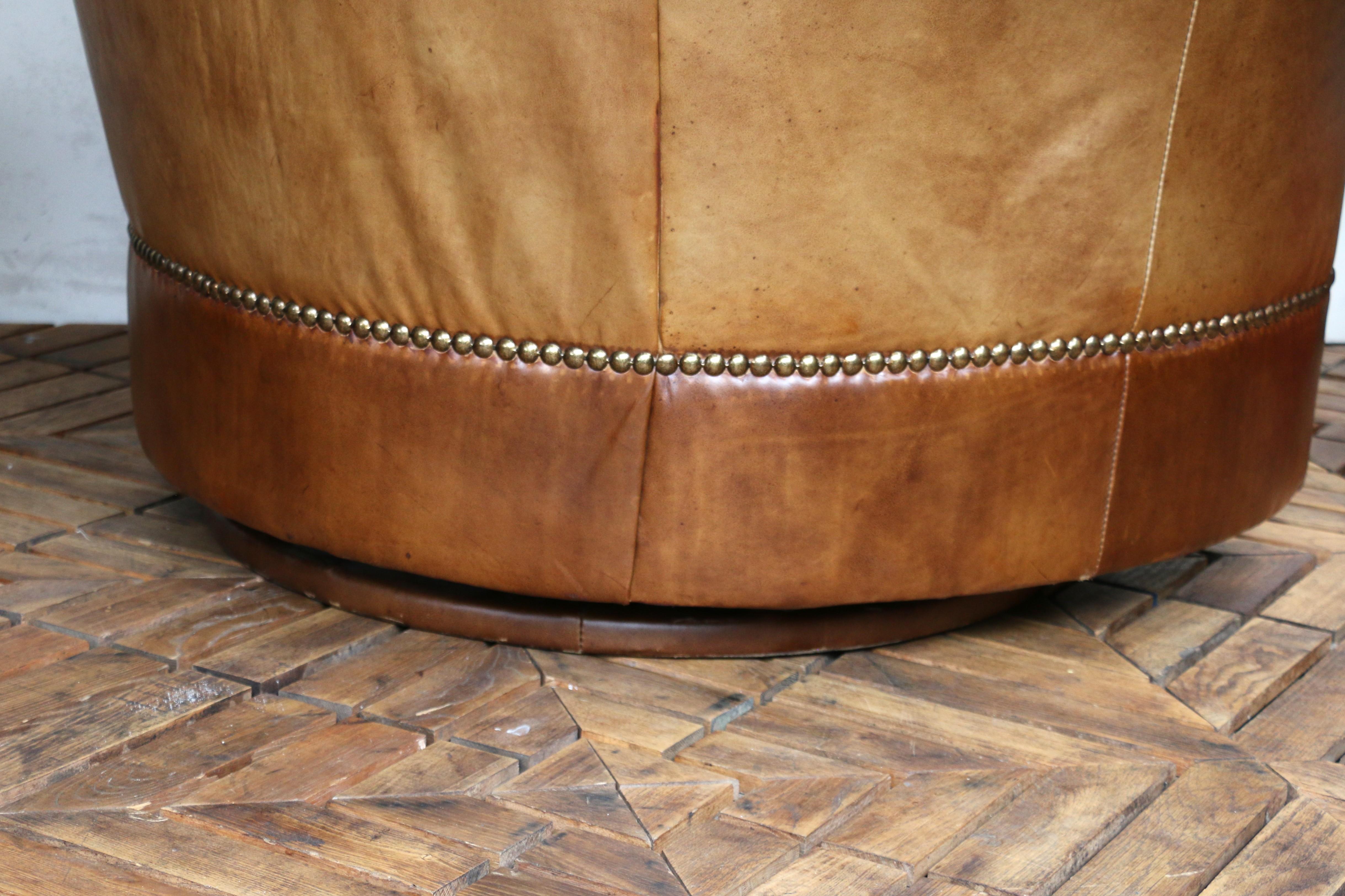 Vintage Pair of Brown Leather Chesterfield Swivel Club Chairs by Century Furnitu en vente 11