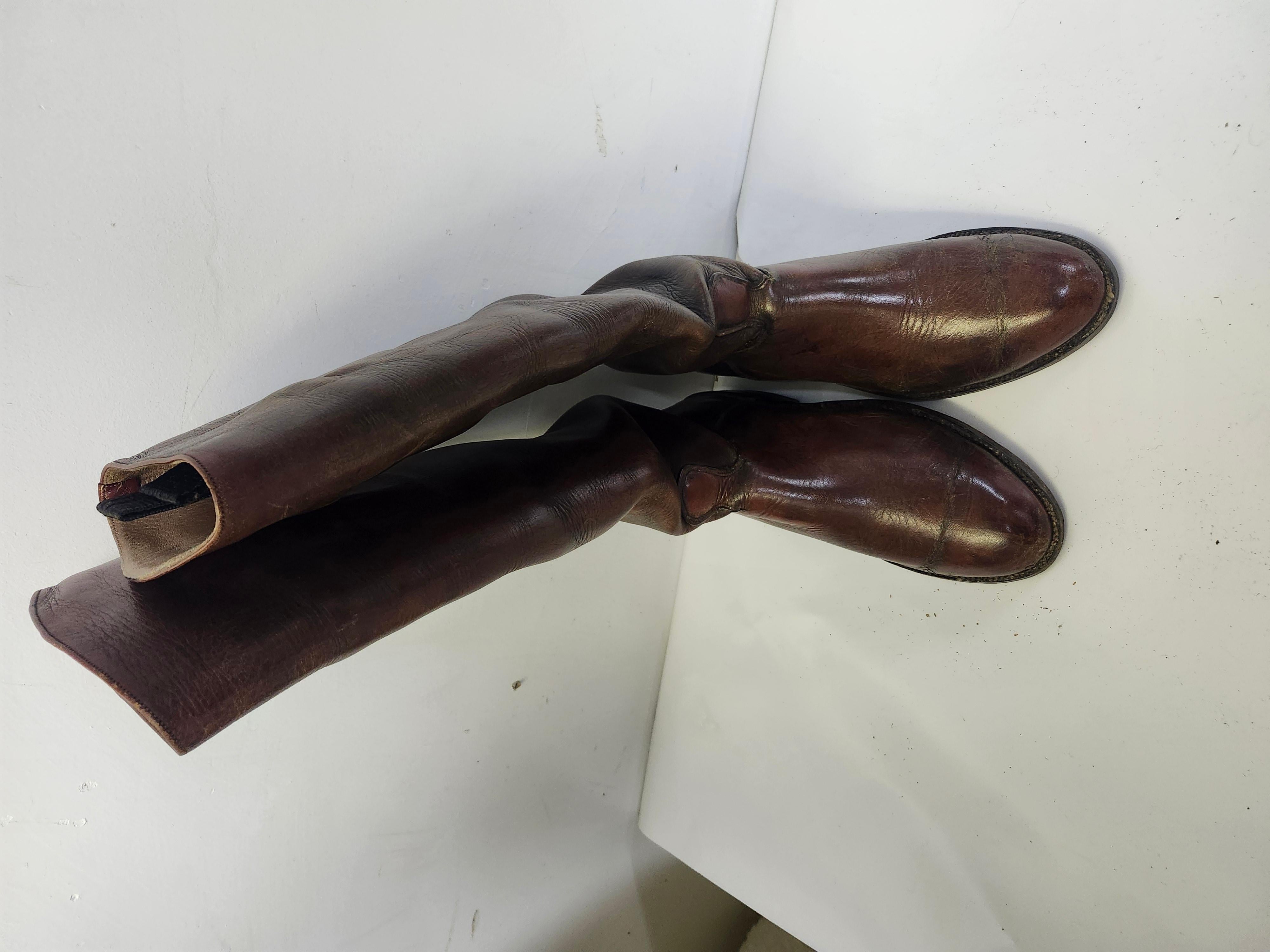 Paire de bottes d'équitation en cuir Brown Taille 10C en vente 3