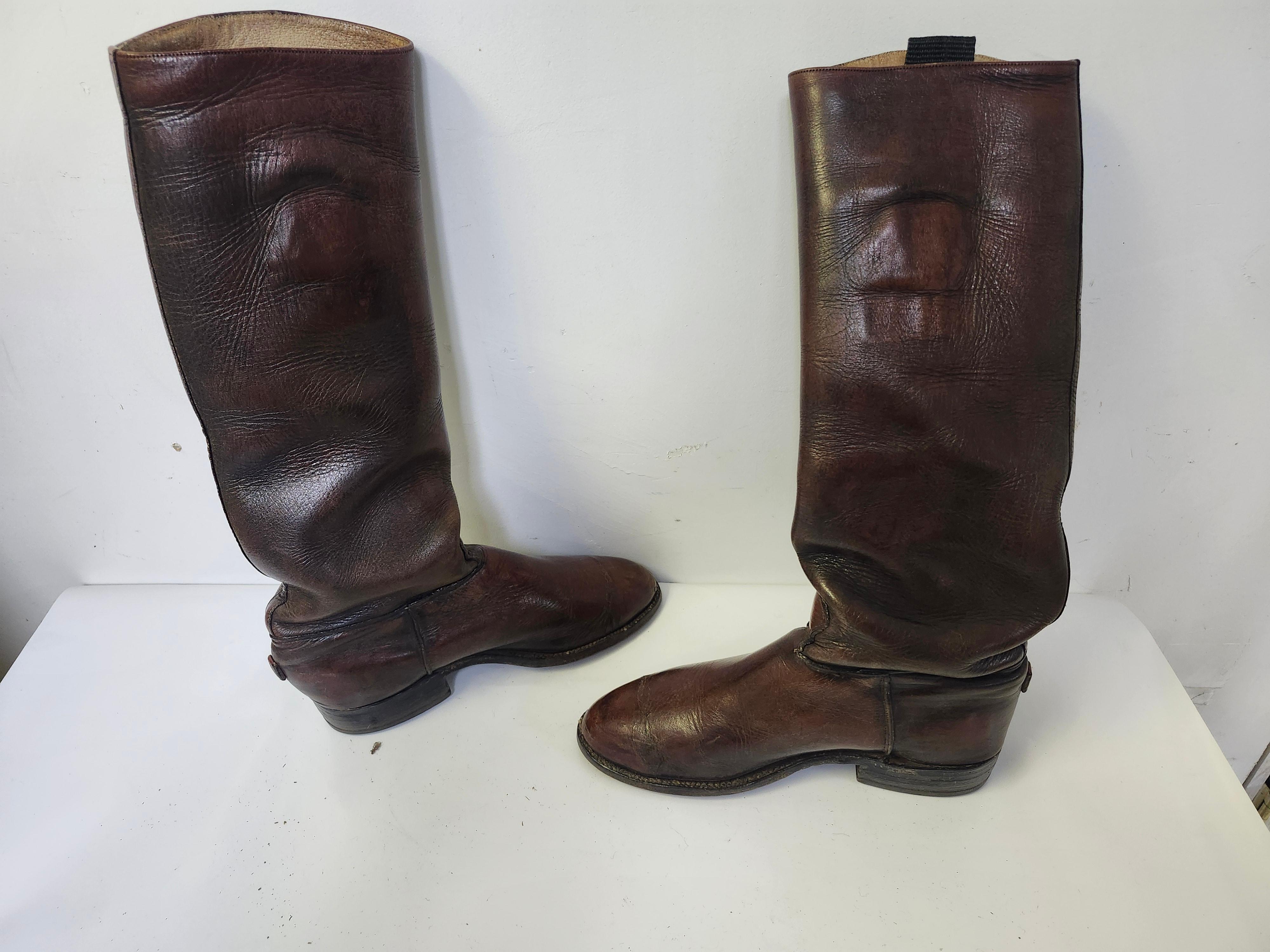Paire de bottes d'équitation en cuir Brown Taille 10C en vente 1