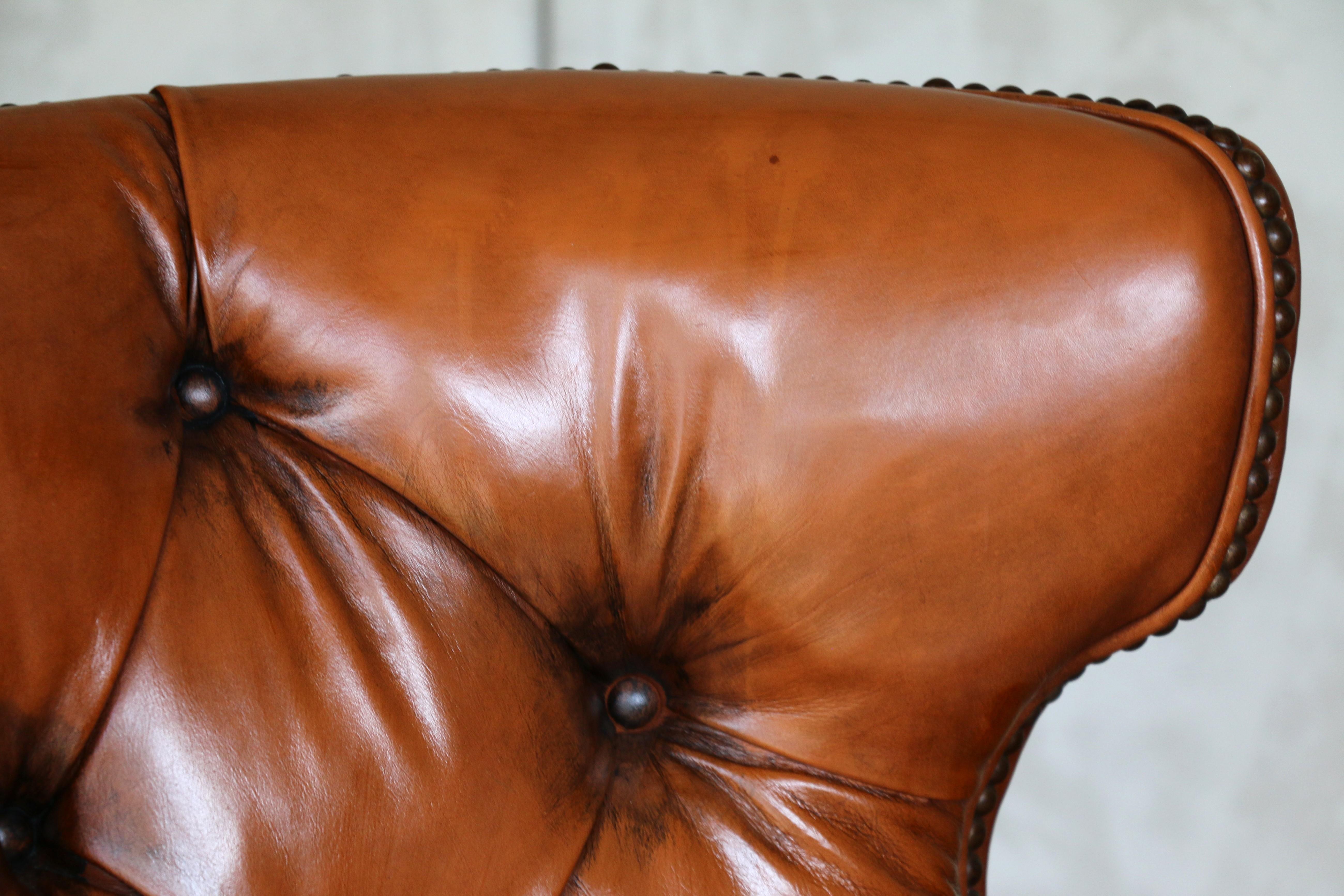 Paire de chaises d'appoint en cuir brun touffeté Vintage par Century Furniture en vente 4