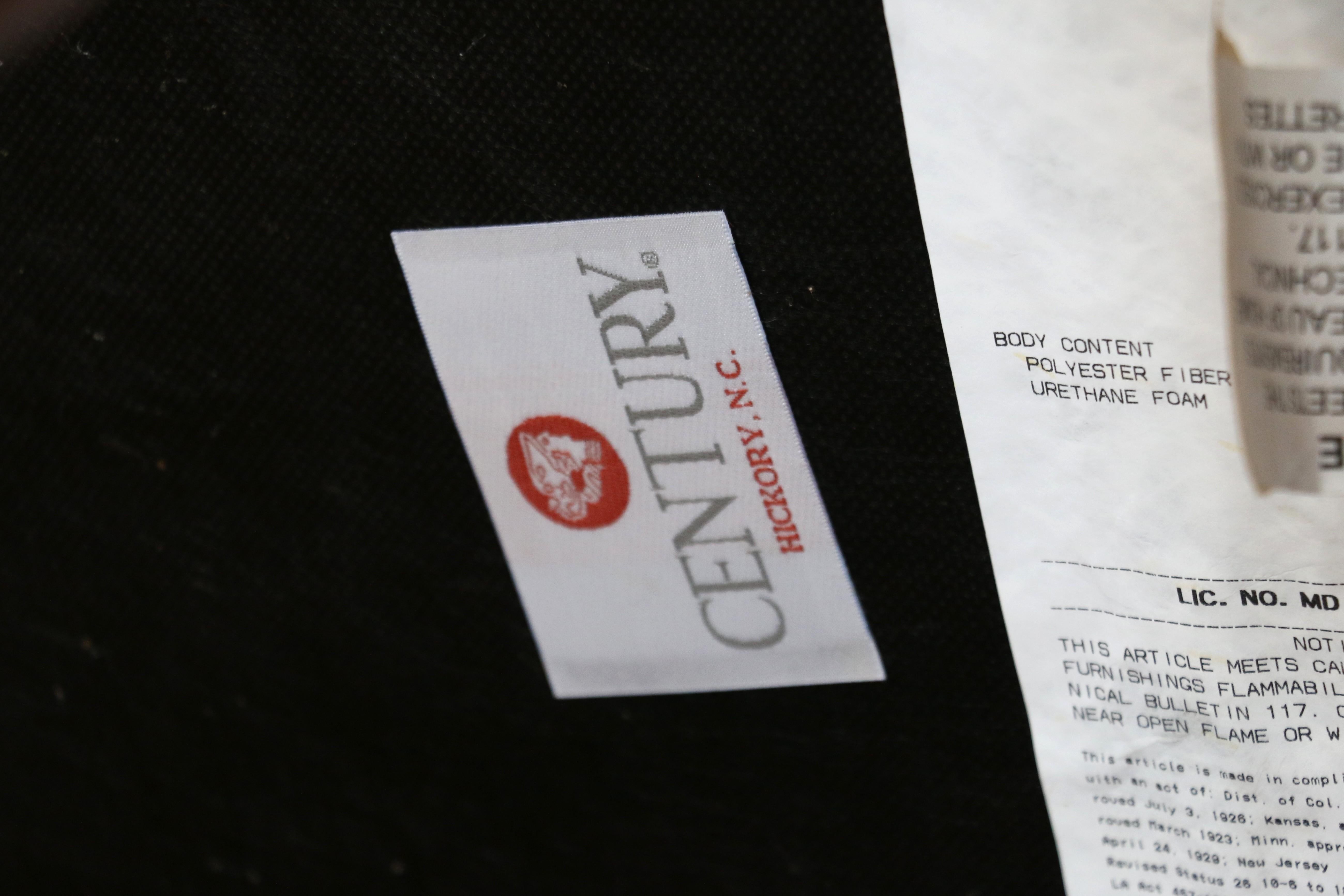 Paire de chaises d'appoint en cuir brun touffeté Vintage par Century Furniture en vente 11