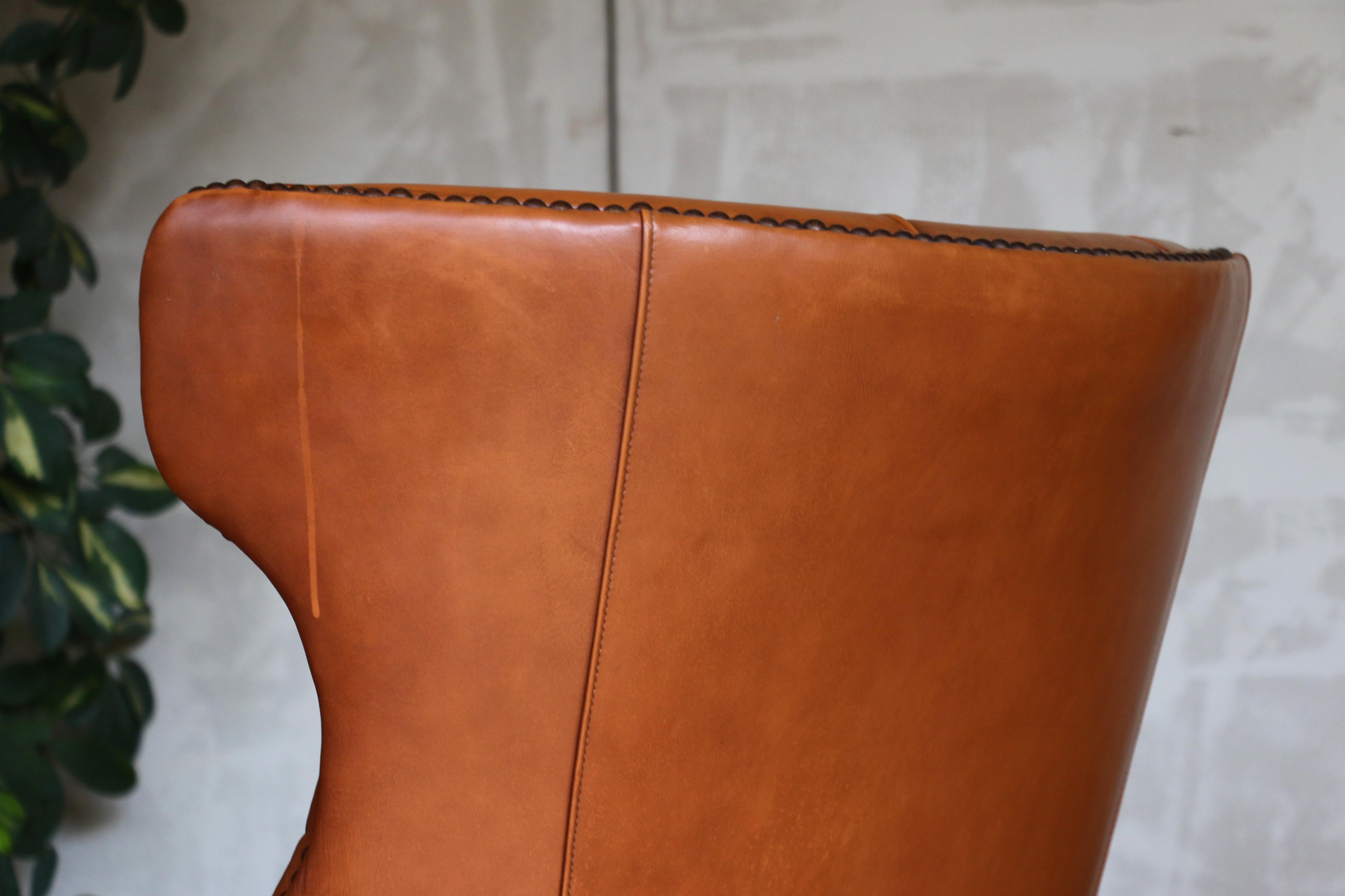 Paire de chaises d'appoint en cuir brun touffeté Vintage par Century Furniture en vente 2