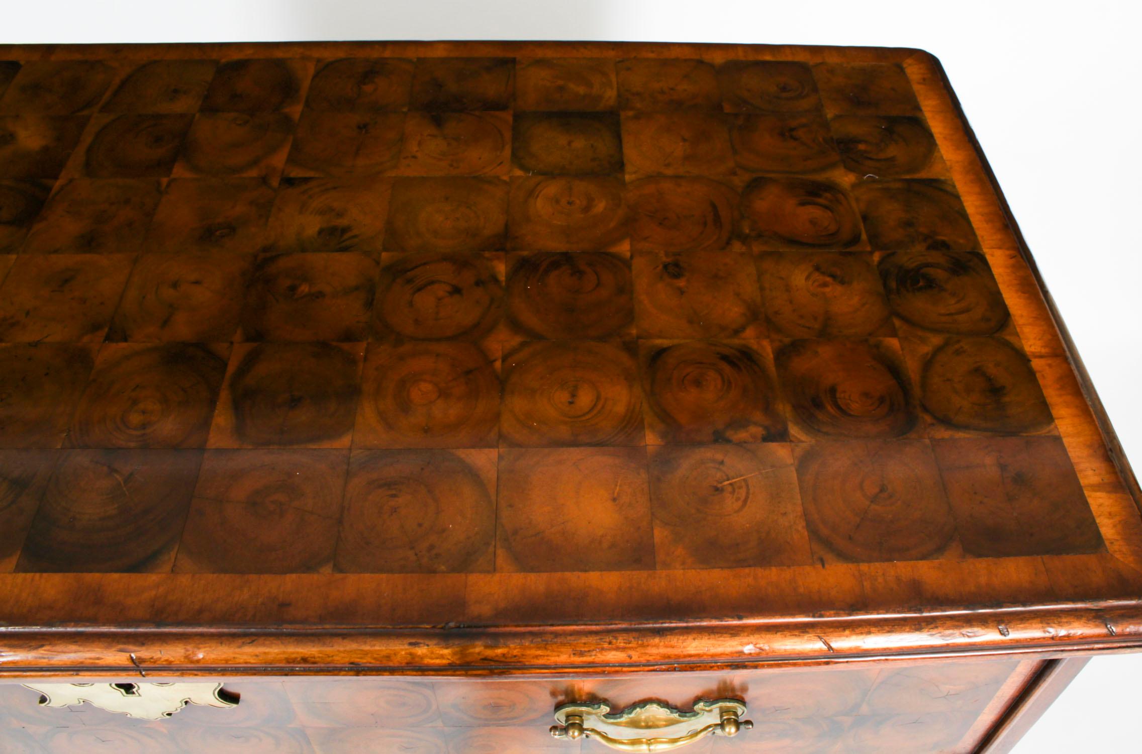 Vintage Pair of Burr Walnut Oyster Veneer Chests of Drawers 20th Century 5