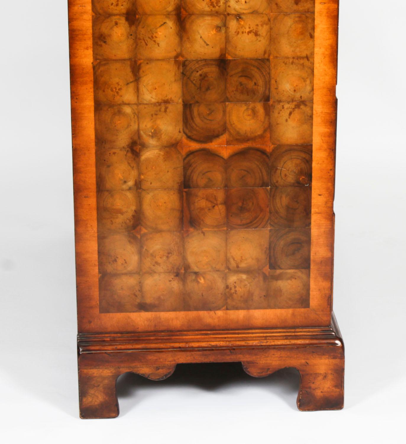 Vintage Pair of Burr Walnut Oyster Veneer Chests of Drawers 20th Century 8