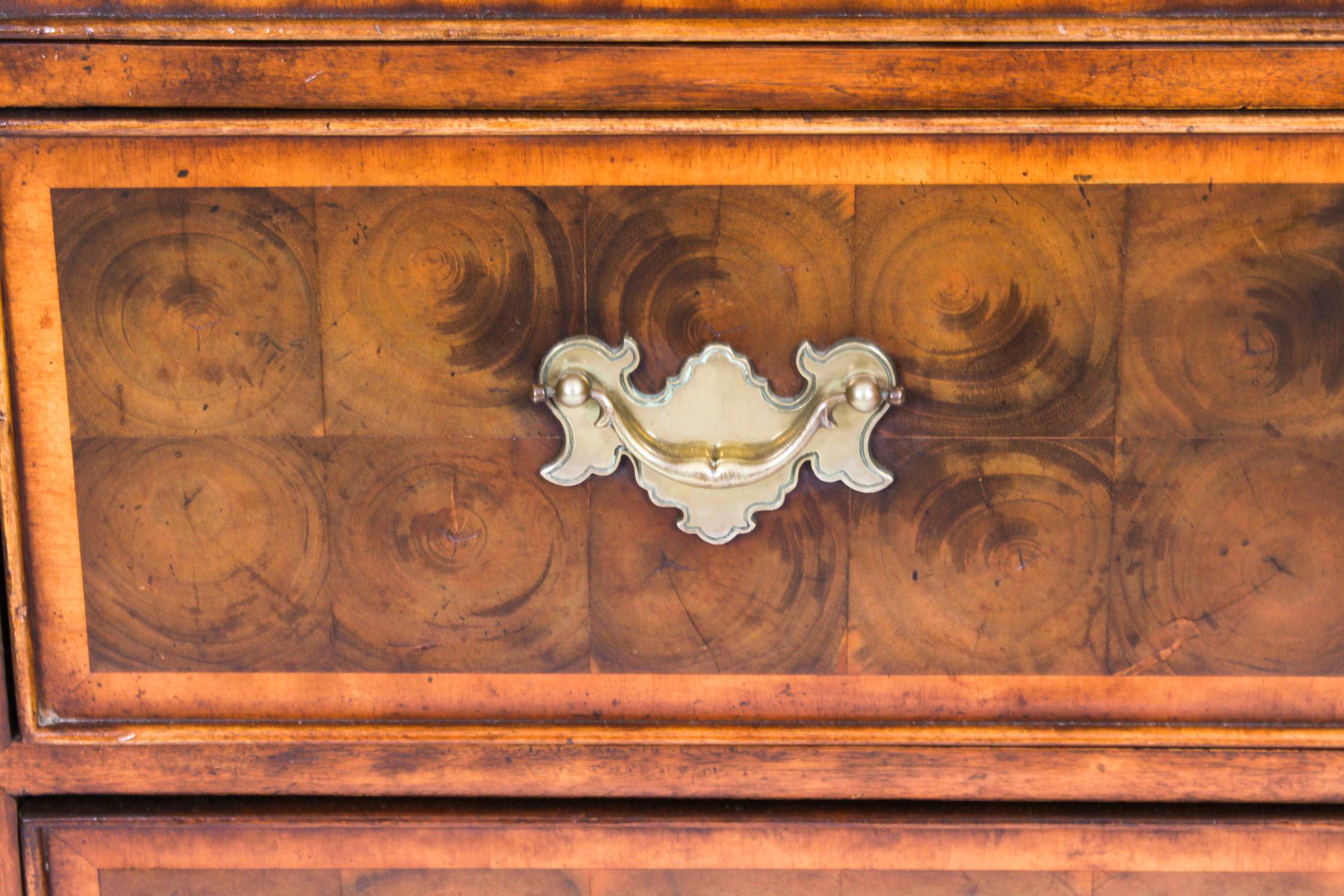 Vintage Pair of Burr Walnut Oyster Veneer Chests of Drawers 20th Century 1