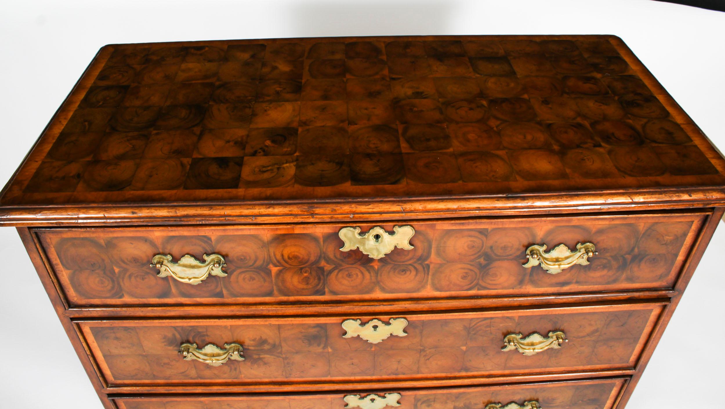 Vintage Pair of Burr Walnut Oyster Veneer Chests of Drawers 20th Century 2