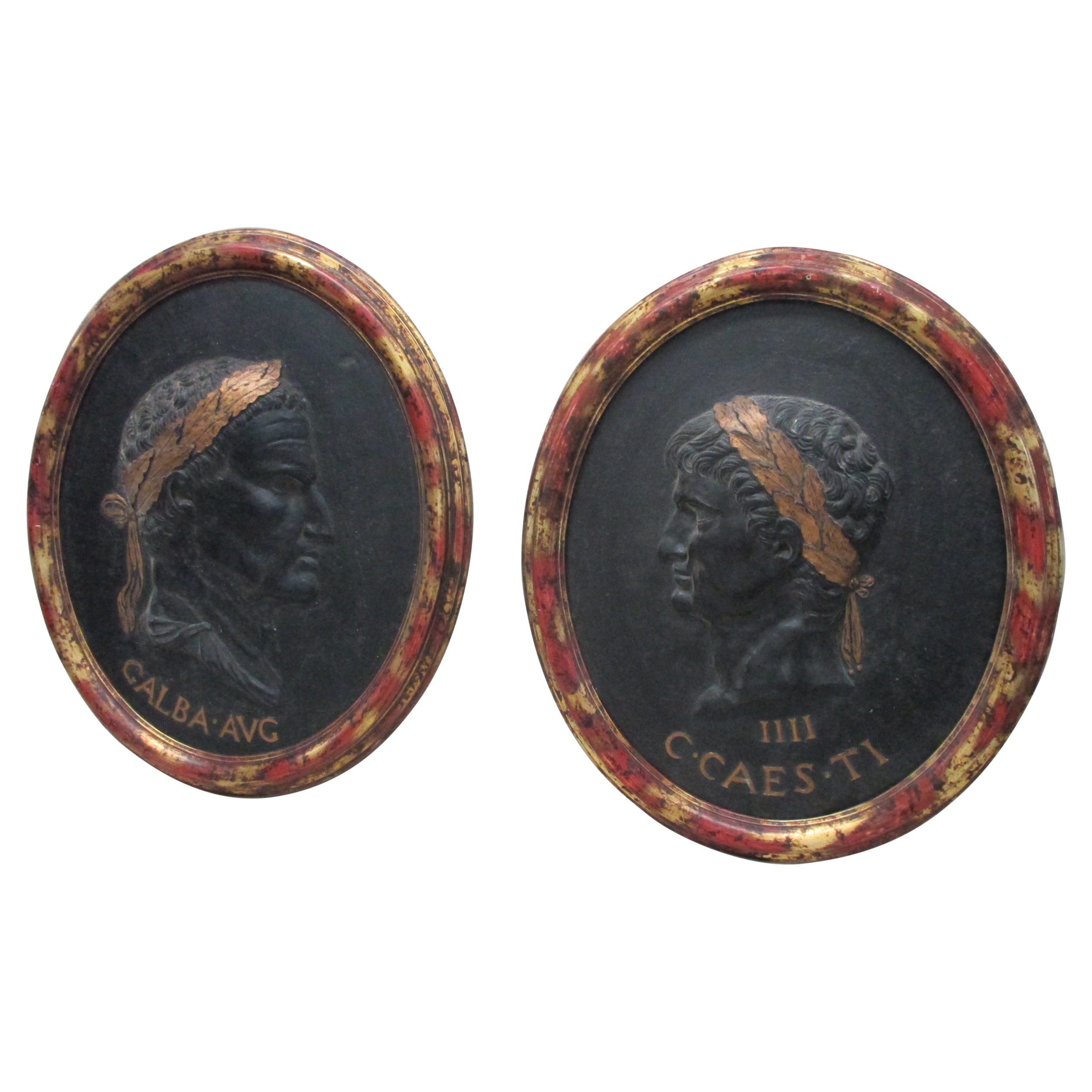 Paire de plaques ovales anciennes d'empereurs romains moulées