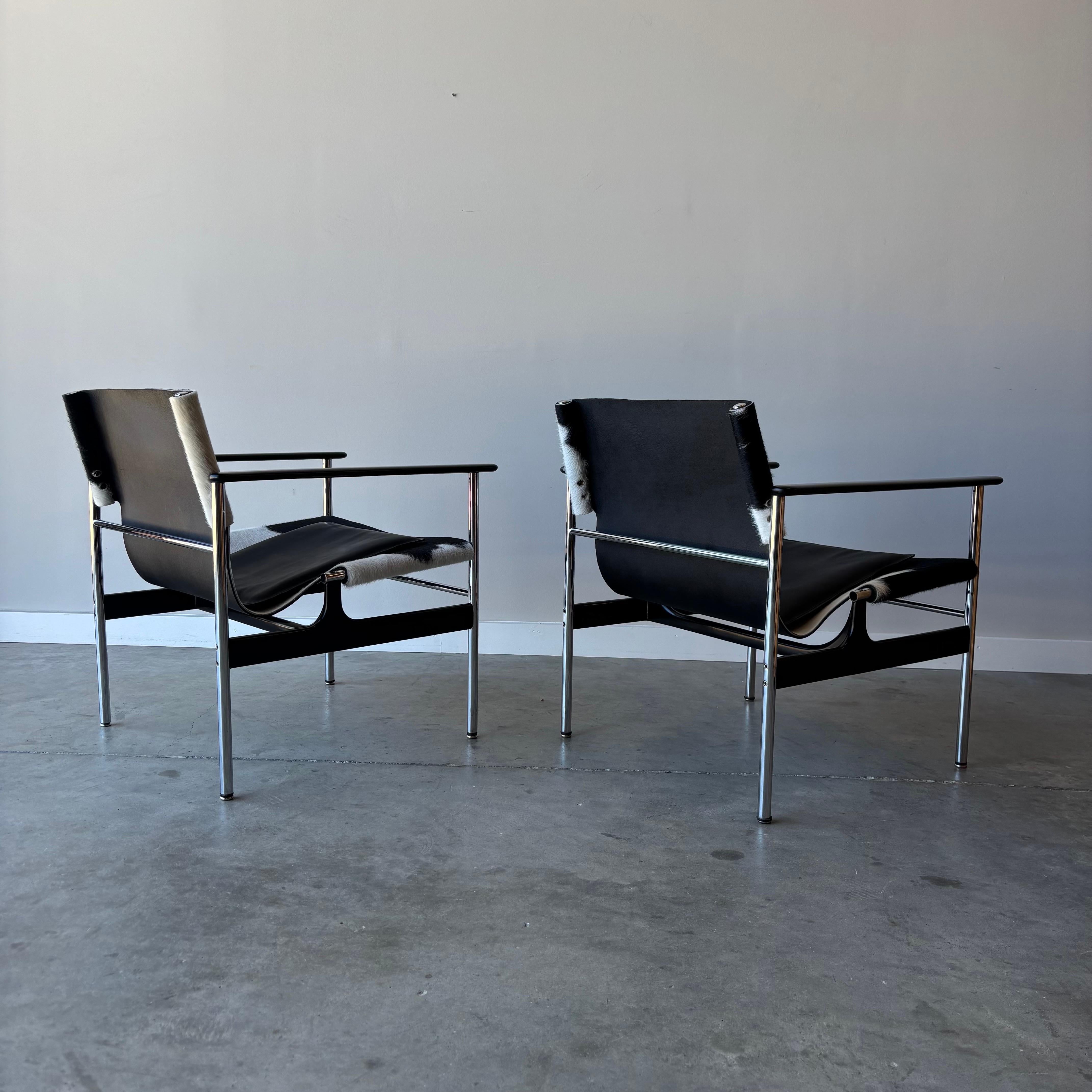 Pareja vintage de sillas de cuero de vaca Charles Pollock, Knoll, años 60 Acero en venta