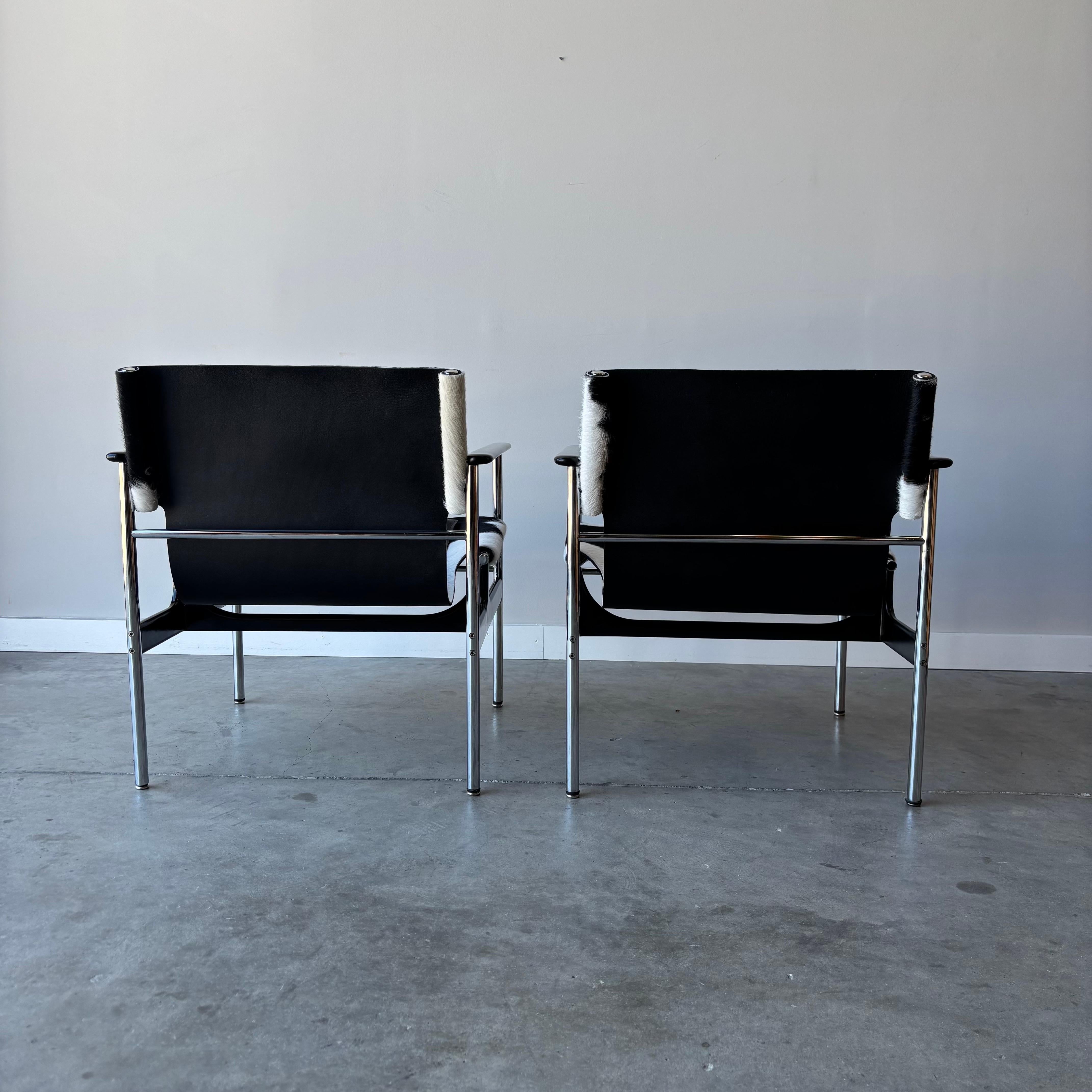 Pareja vintage de sillas de cuero de vaca Charles Pollock, Knoll, años 60 en venta 1