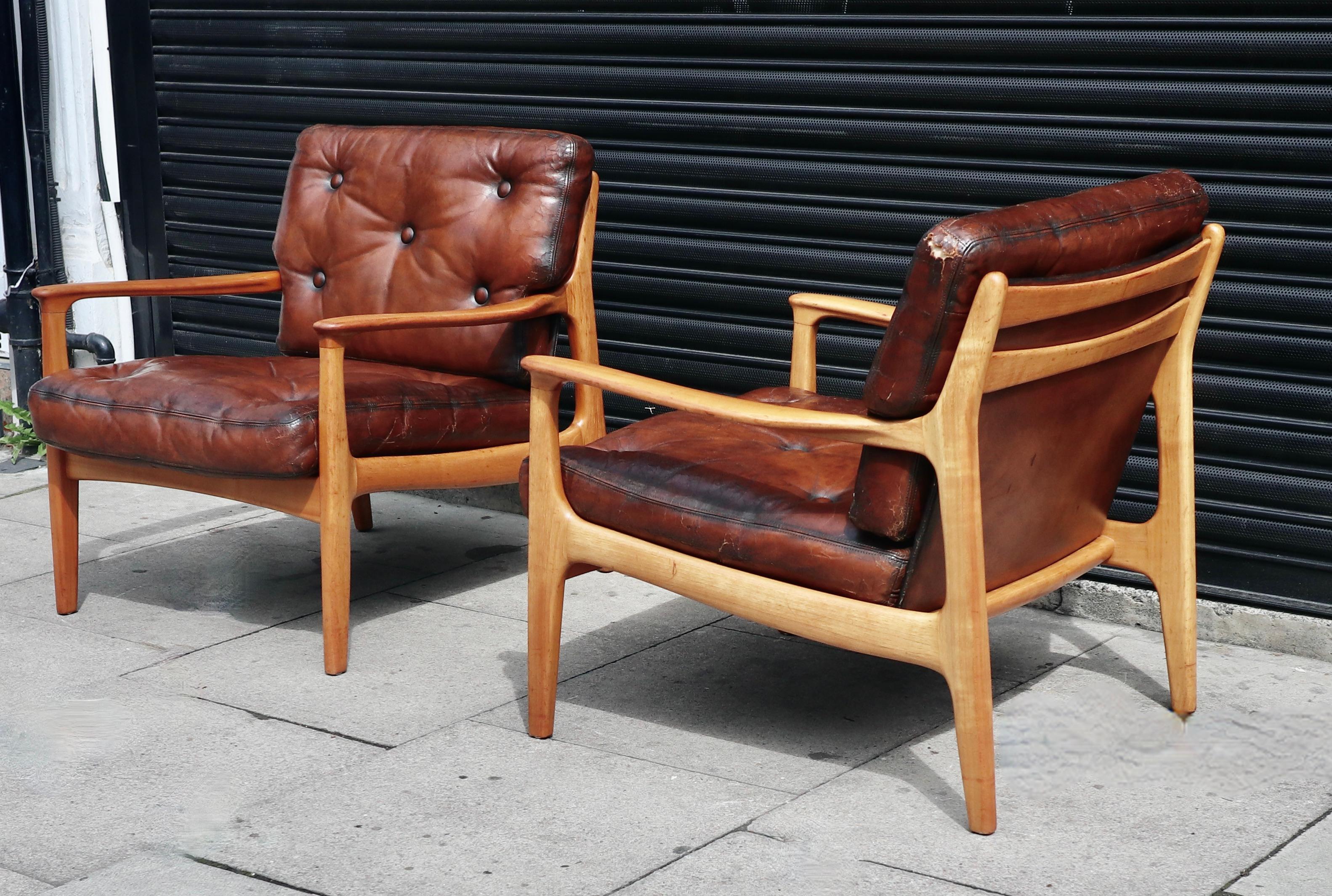Paar Vintage-Loungesessel aus Kirschbaumholz und Leder von Eugen Schmidt für Soloform im Angebot 1