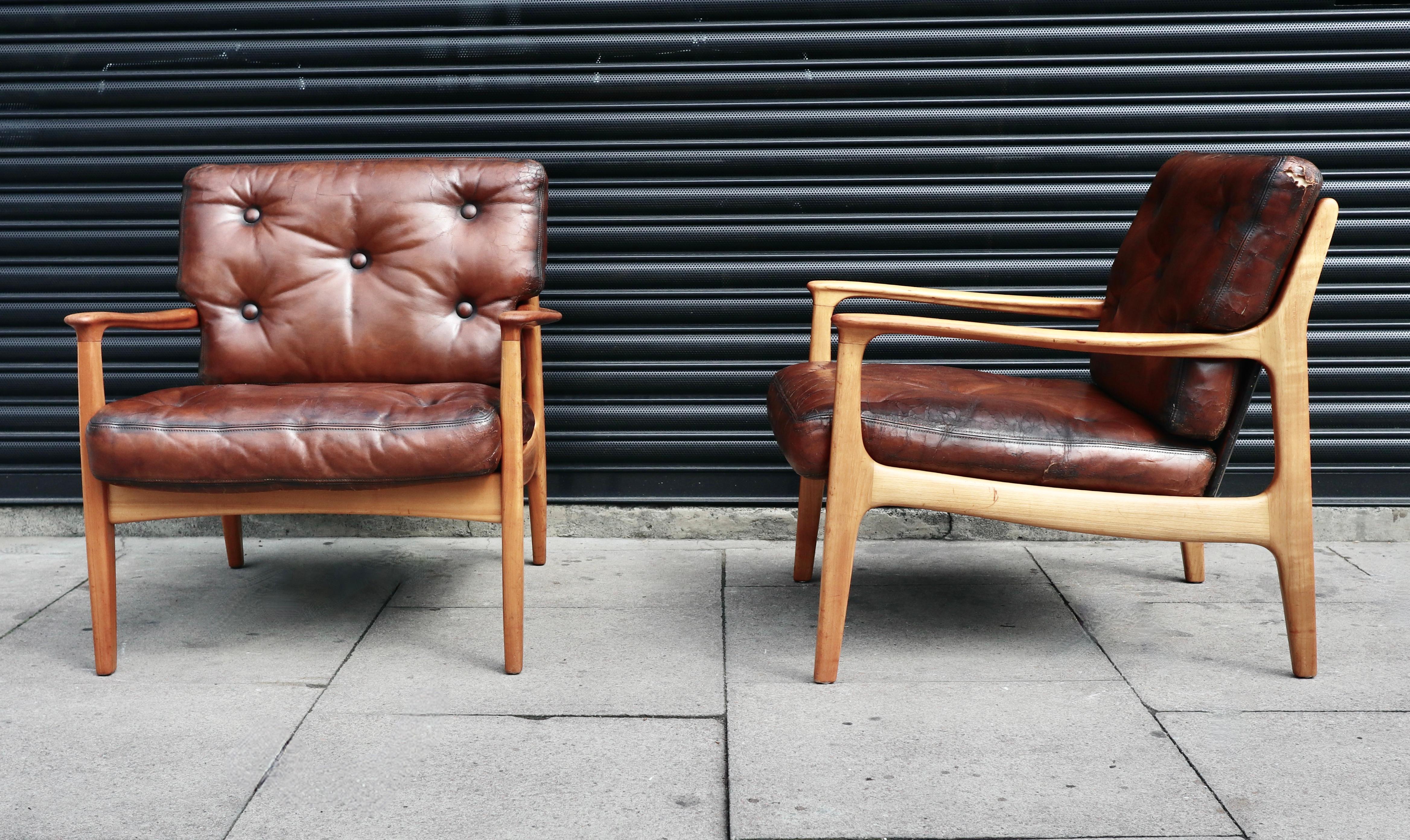 Paar Vintage-Loungesessel aus Kirschbaumholz und Leder von Eugen Schmidt für Soloform im Angebot 3