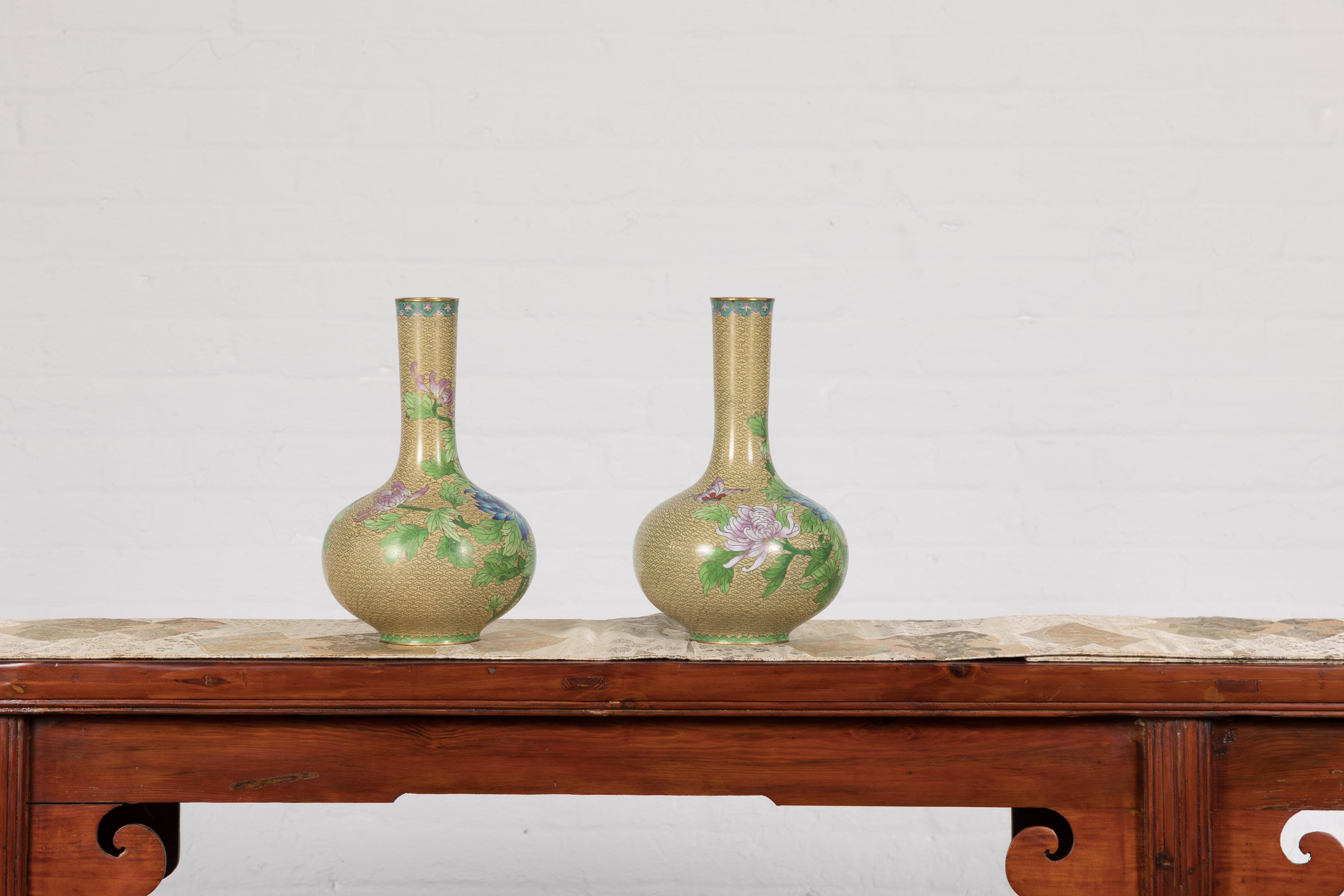 Vintage Pair of Floral Chinese Vases For Sale 6