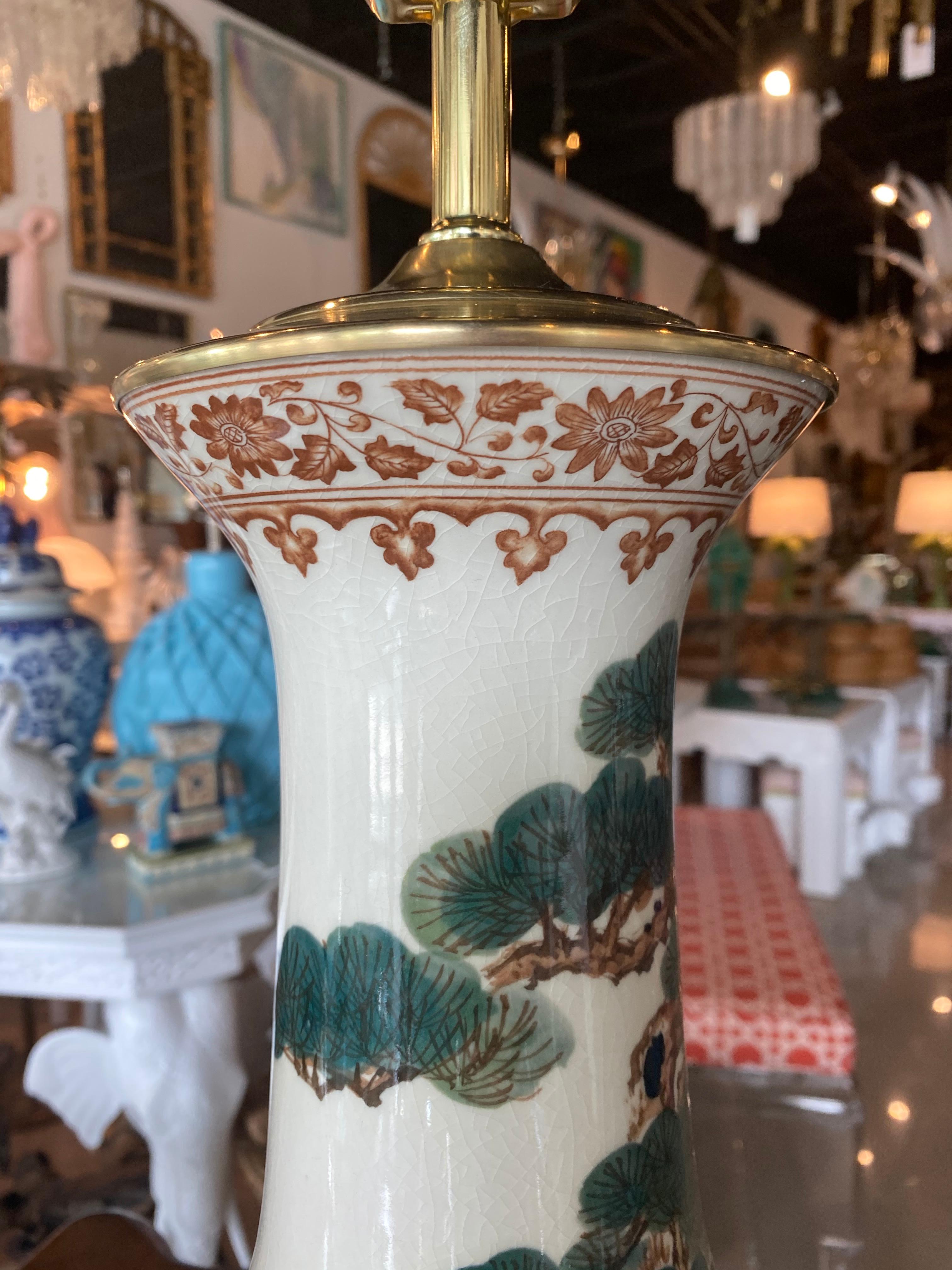 Vintage Pair of Chinoiserie Pagoda Ceramic Table Lamps Brass Newly Wired In Good Condition In West Palm Beach, FL