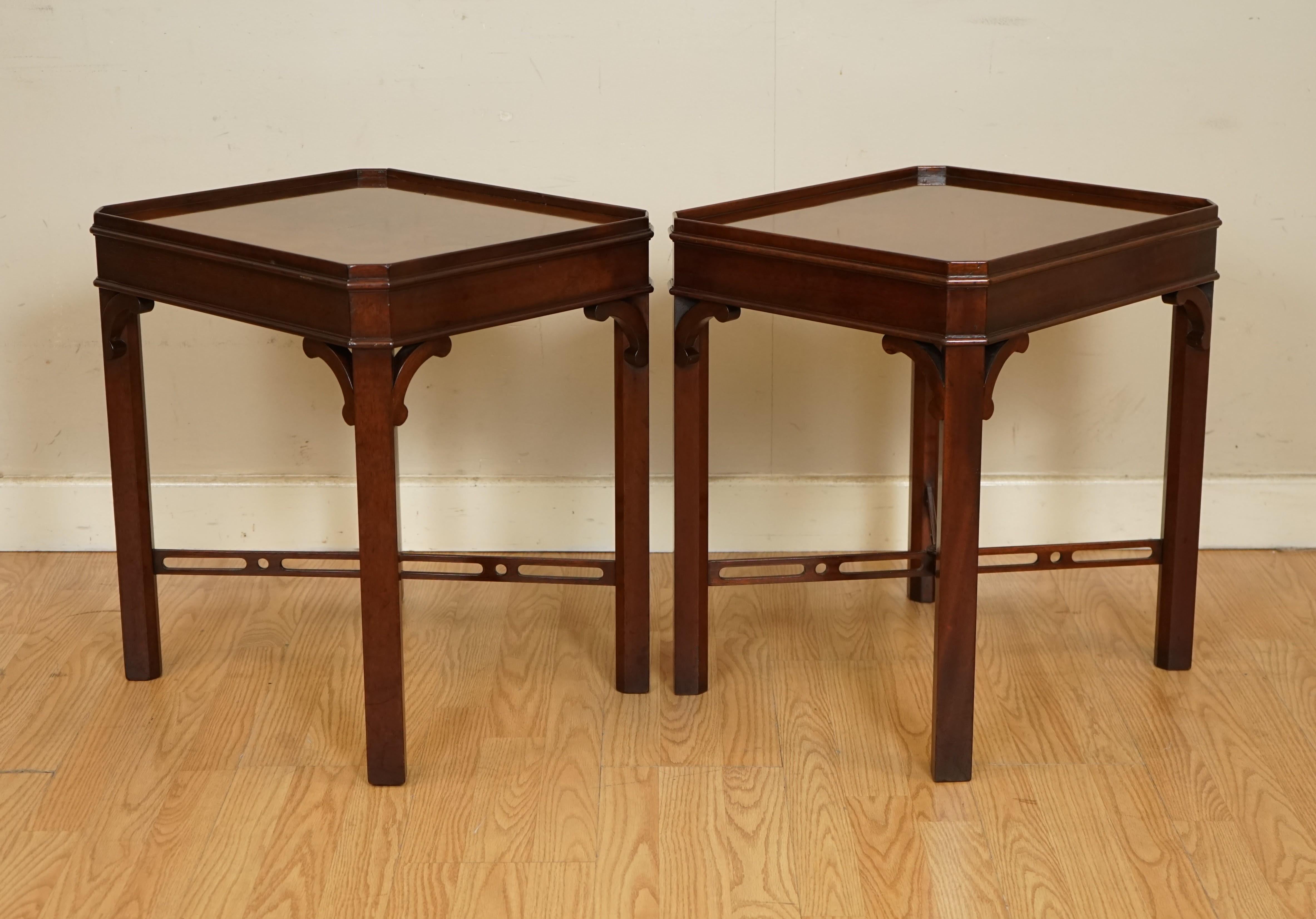 Hand-Crafted Vintage Pair of Chippendale Style Mahogany Side End Tables Early 20th Century