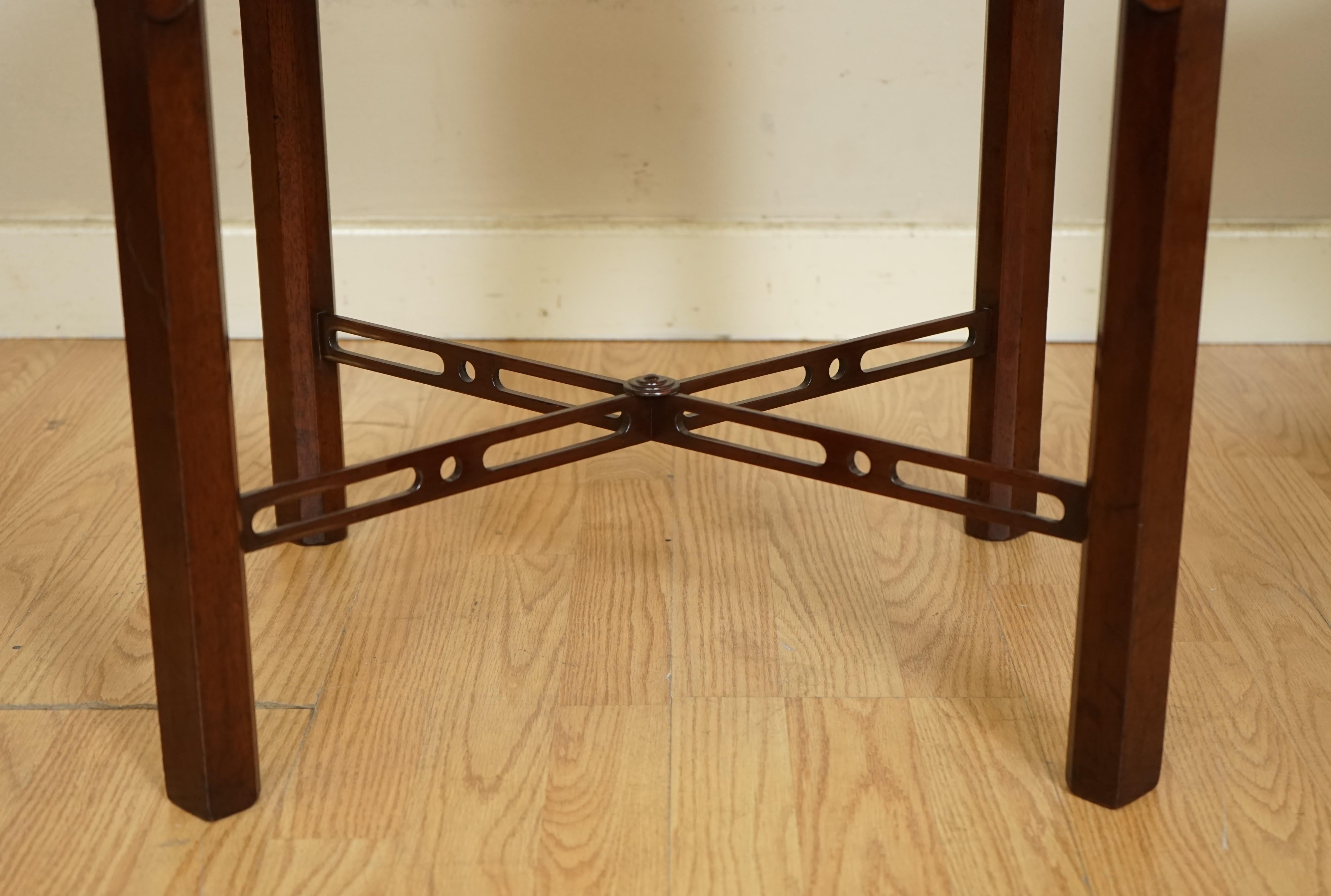 Hardwood Vintage Pair of Chippendale Style Mahogany Side End Tables Early 20th Century