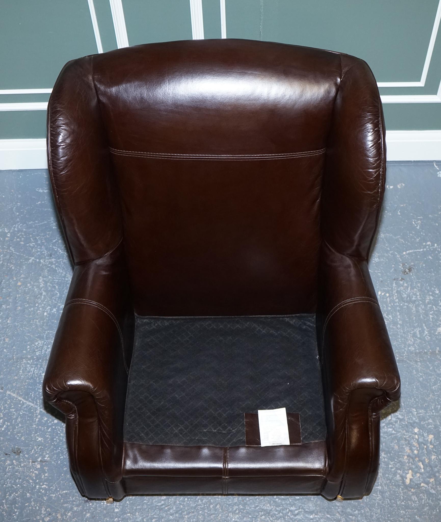 ViNTAGE PAIR OF CHOCOLATE BROWN LEATHER WINGBACK CHAIRS For Sale 6