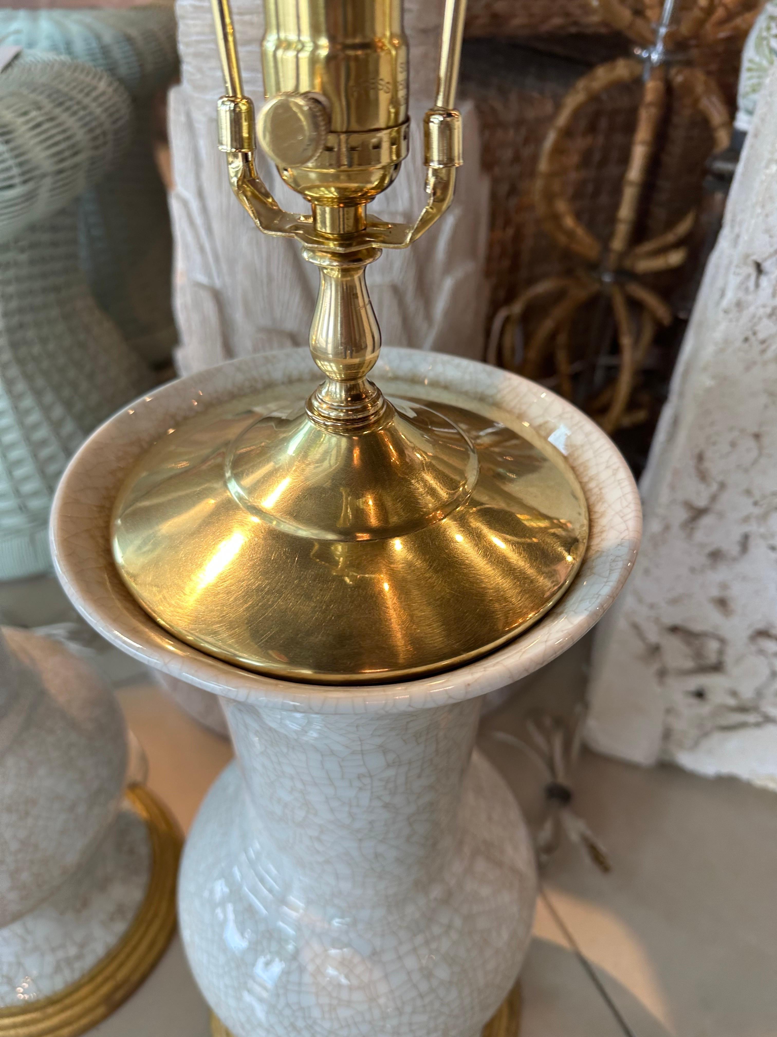 Vintage Pair of Crackle Glaze Ceramic Table Lamps Brass Palm Beach Newly Wired 5