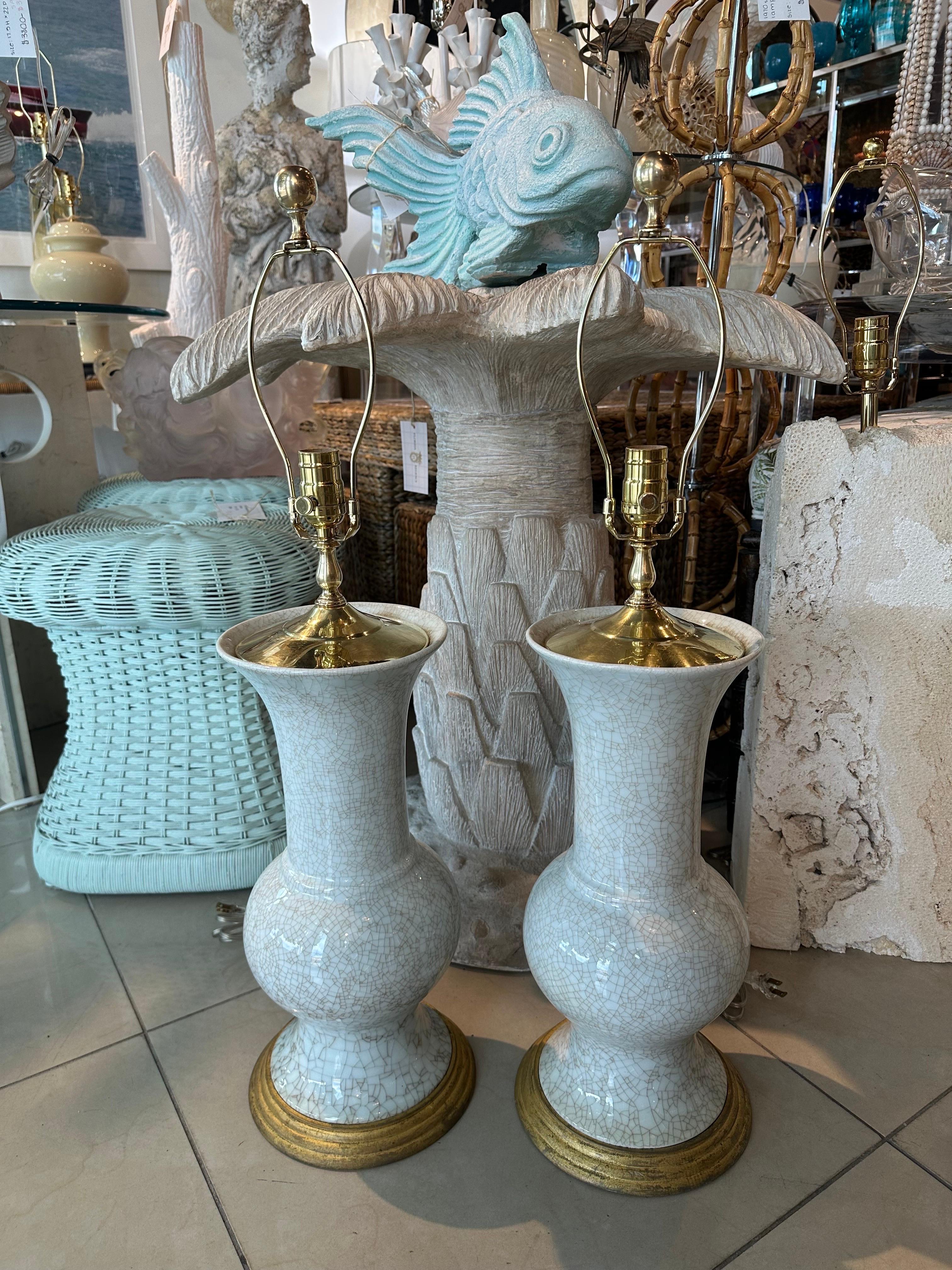 Vintage Pair of Crackle Glaze Ceramic Table Lamps Brass Palm Beach Newly Wired 2