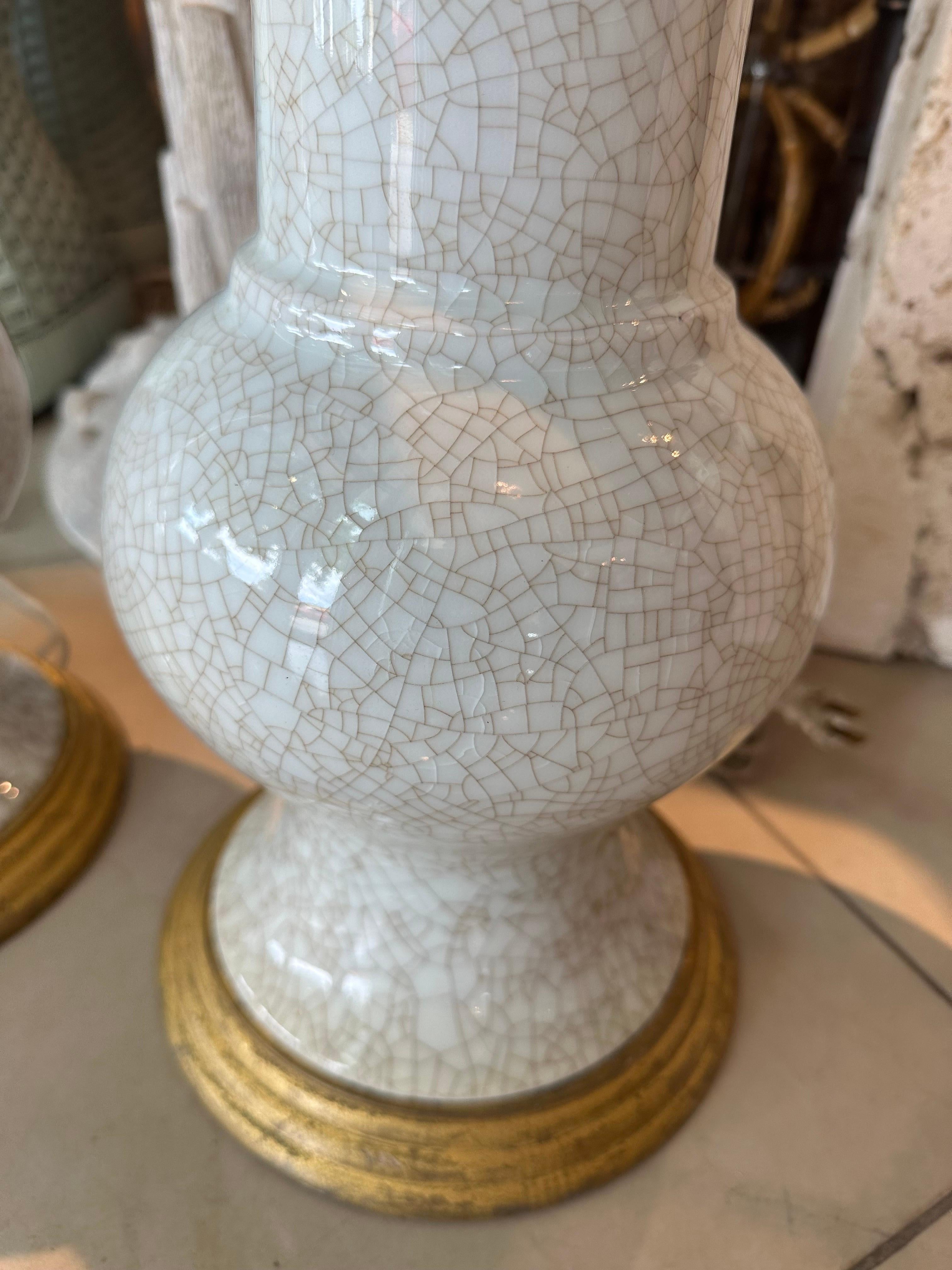 Vintage Pair of Crackle Glaze Ceramic Table Lamps Brass Palm Beach Newly Wired 3