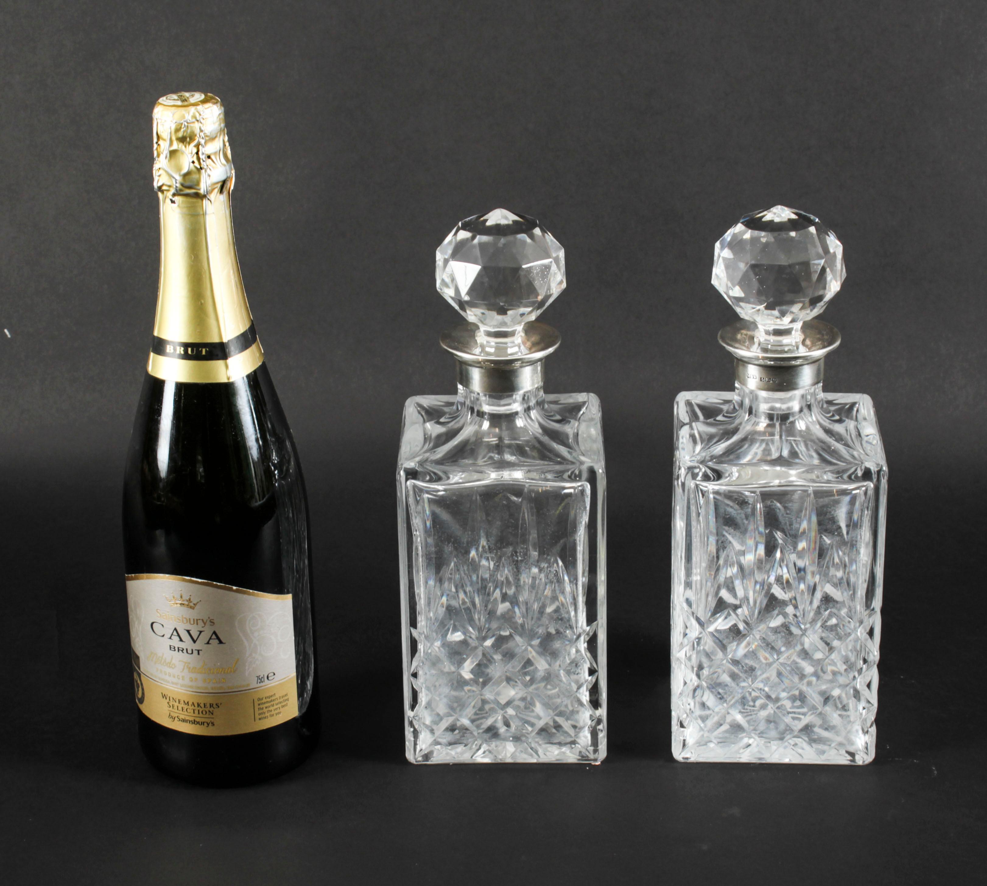Vintage Pair of Cut Crystal Glass Liqueur Decanters Birmingham 1978 20th C For Sale 6