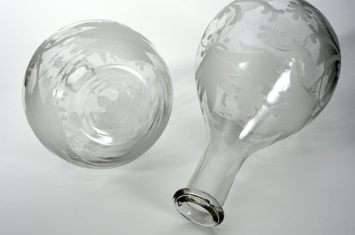 Vintage Pair of Cut Glass Decorative Pieces 2