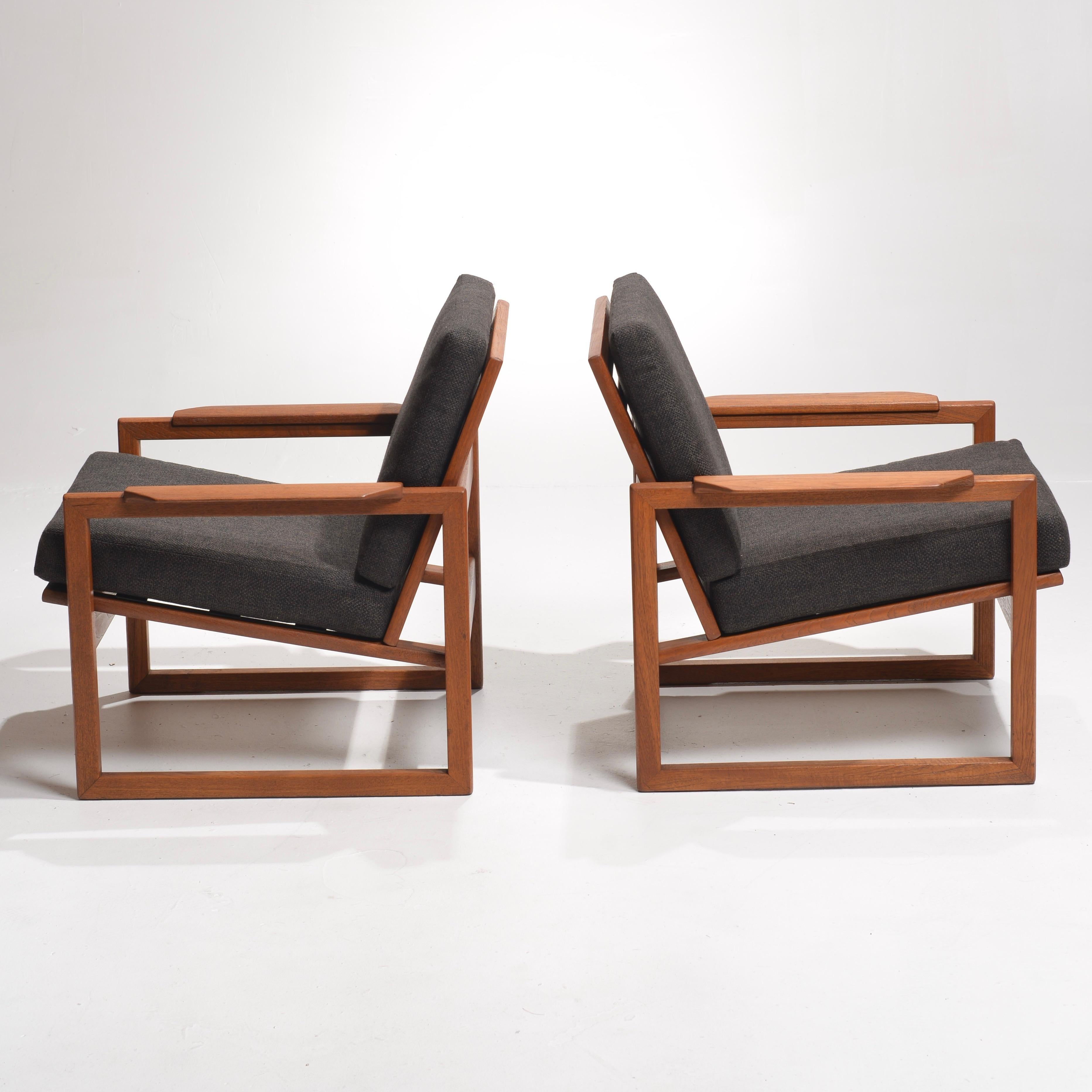 Vintage Pair of Danish Teak Lounge Chairs by Sven Ellekaer For Sale 5